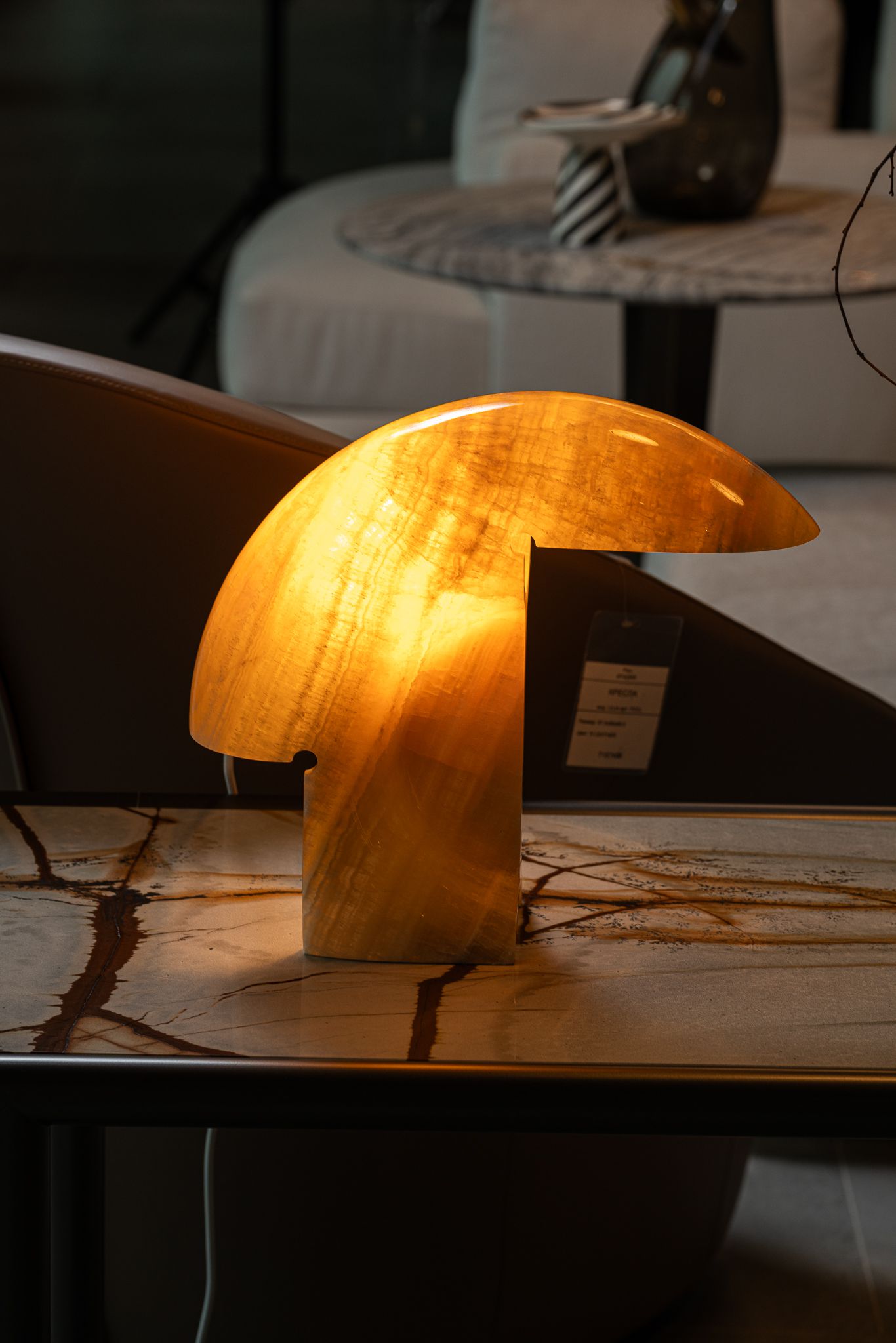 Flos Настольная лампа Biagio Onyx Edition от Flos — в интерьере