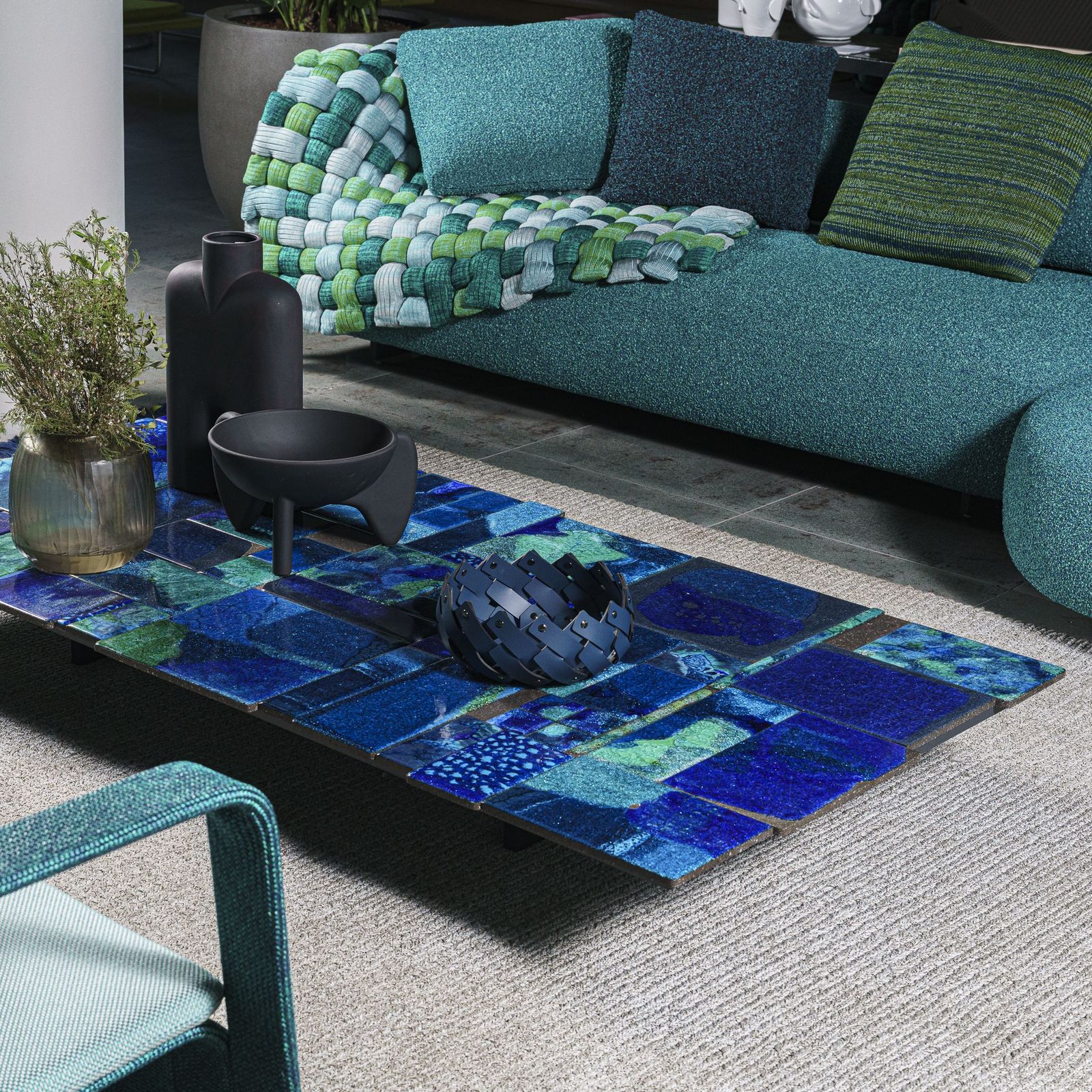 Paola Lenti Уличный журнальный столик с чехлом Sciara Rectangular от Paola Lenti — в интерьере