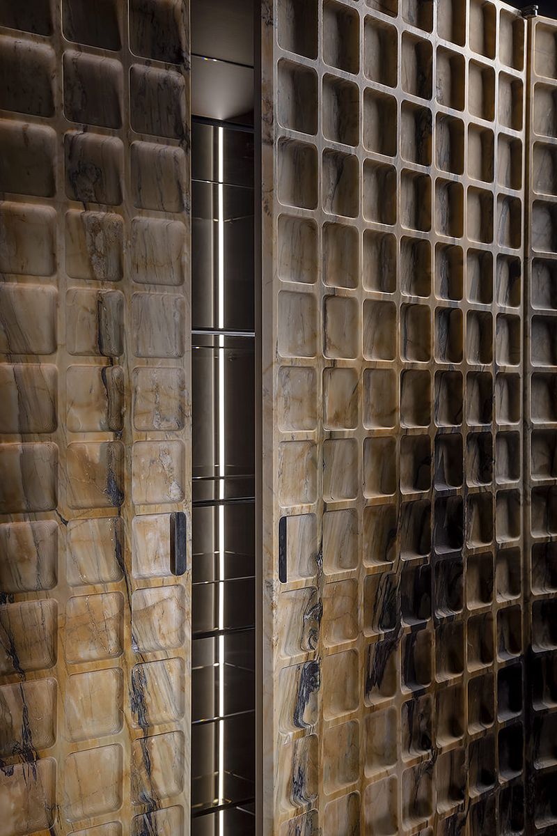 Henge Витрина Checkmate Cabinet от Henge — в интерьере