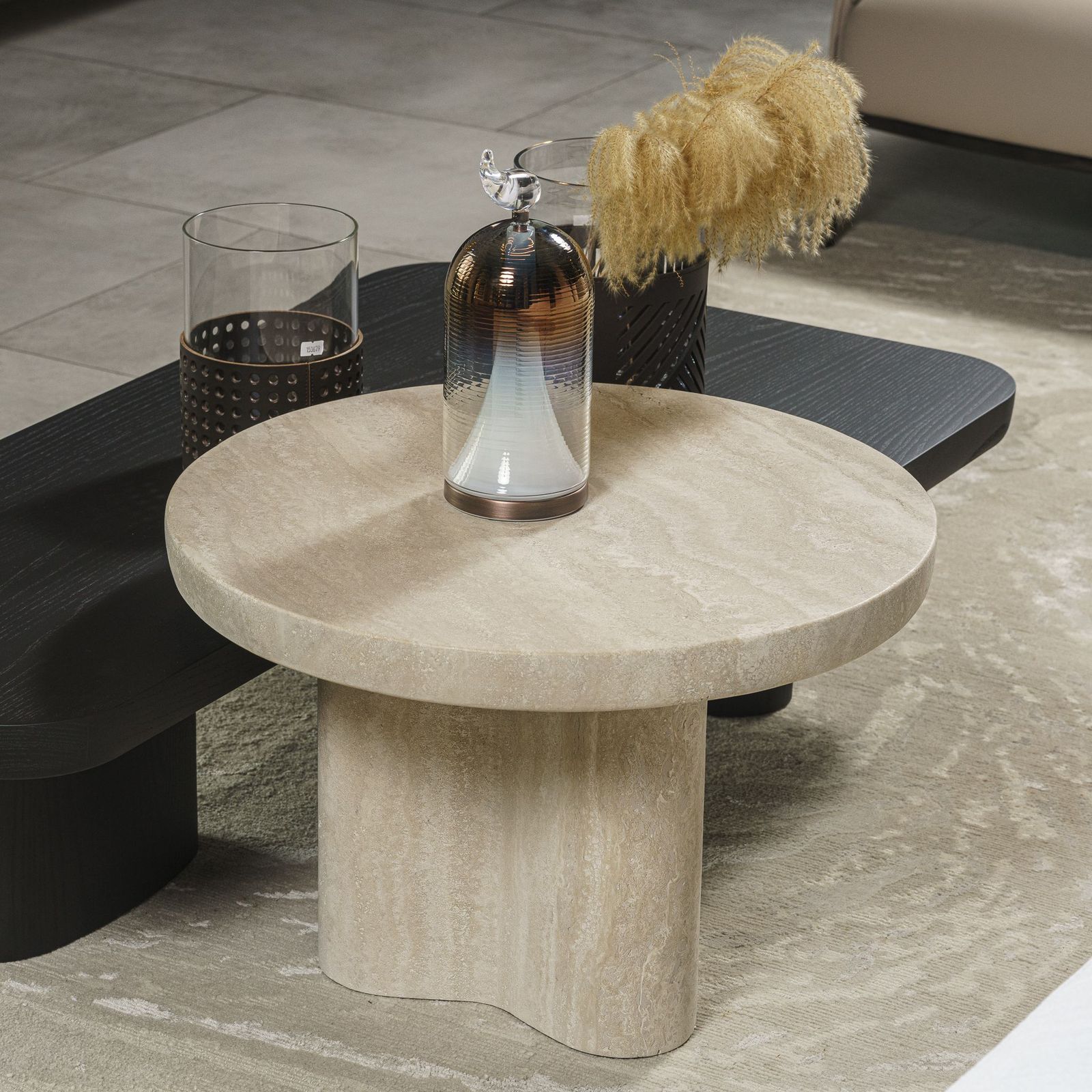 Poliform Журнальный столик Ernest 60*60 Travertino от Poliform — в интерьере