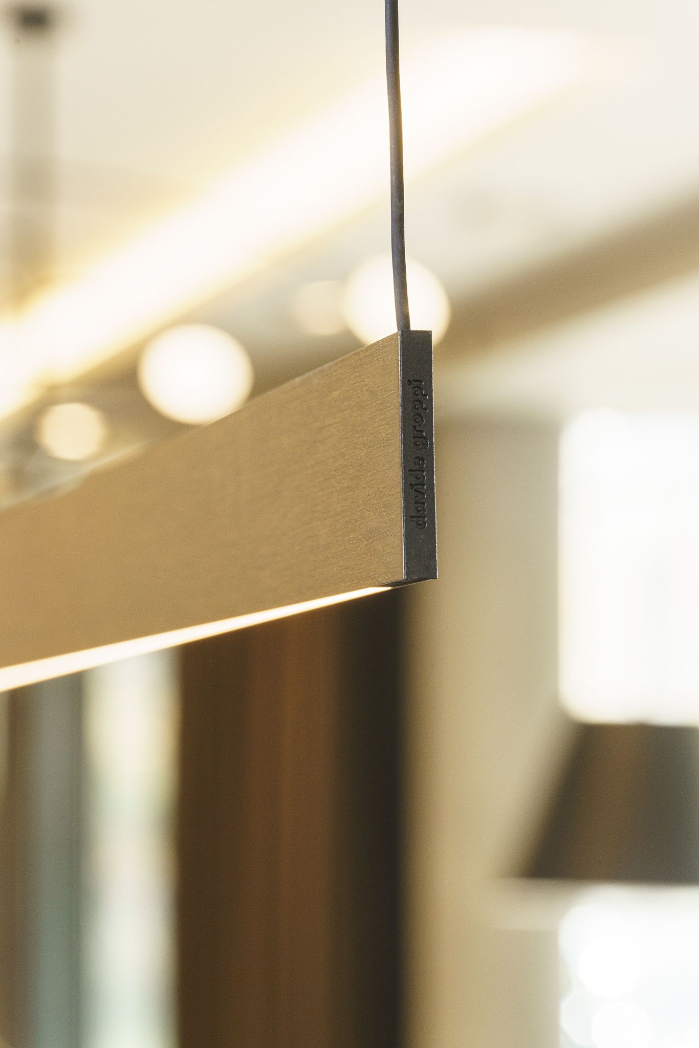 Davide Groppi Подвесной светильник Sottile Brushed bronze от Davide Groppi — в интерьере
