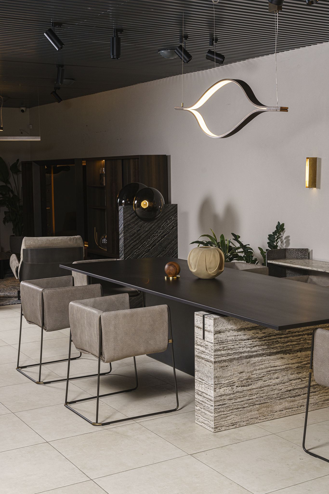 Henge Стол Ted Black burnished от Henge — в интерьере