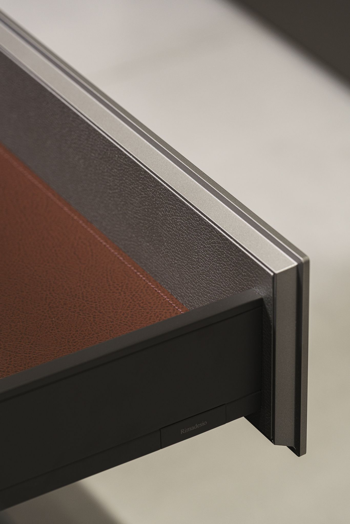 Rimadesio Остров в гардеробную Altair/ Altair Slim 194 от Rimadesio — в интерьере