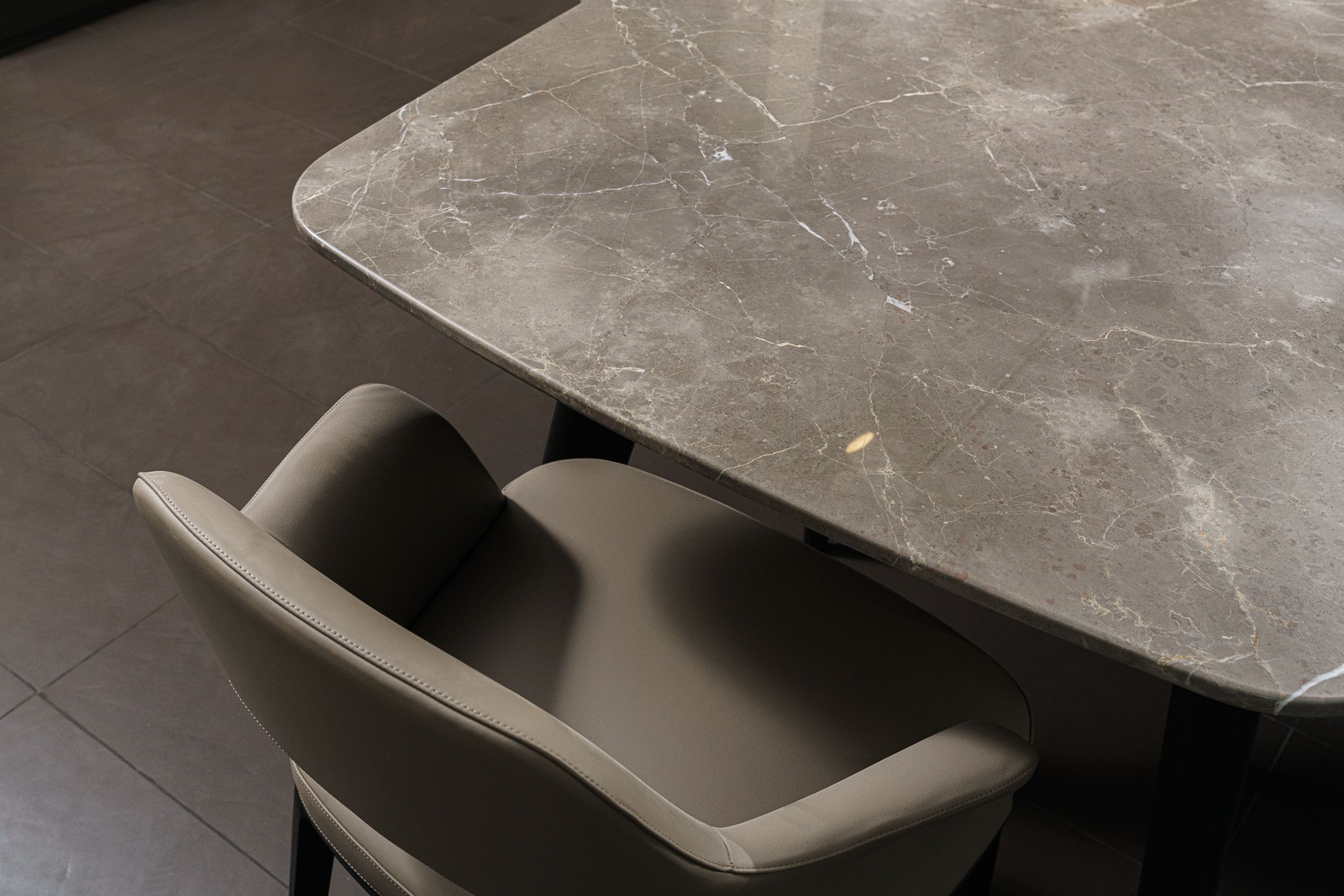 Poliform Стол Curve 245 Grey Stardust Matt от Poliform — в интерьере