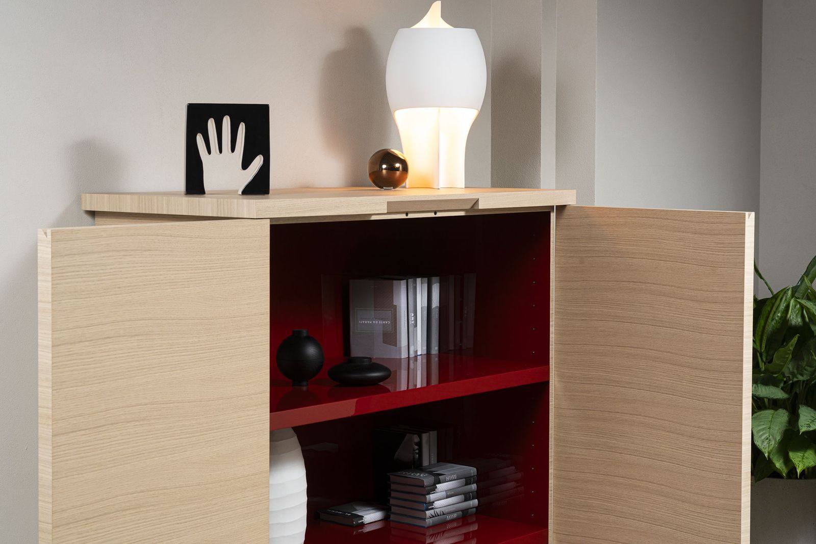 Maxalto Буфет Mida Glossy brick red от Maxalto — в интерьере