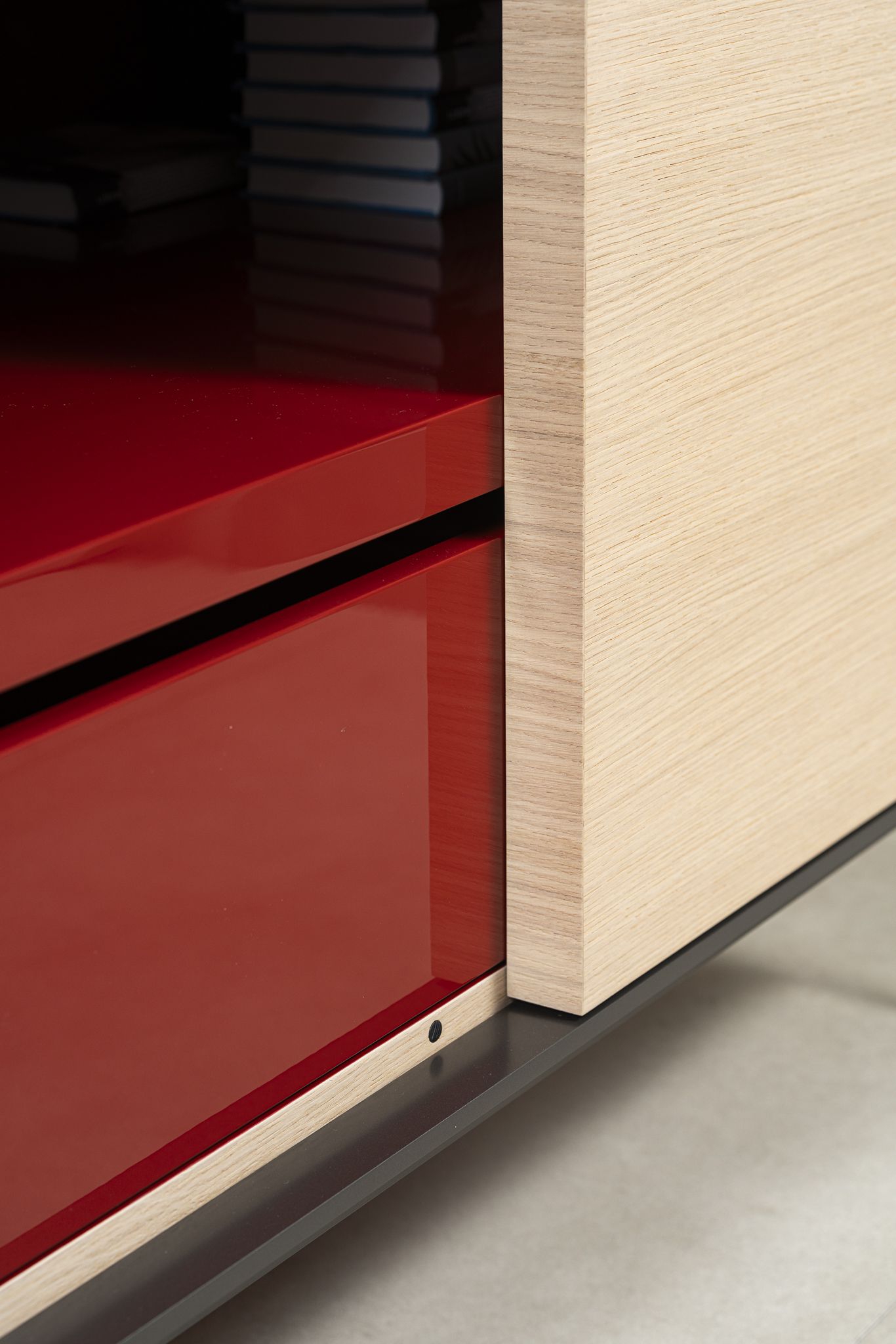 Maxalto Буфет Mida Glossy brick red от Maxalto — в интерьере