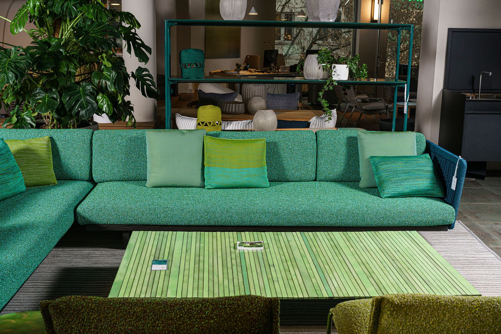 Paola Lenti Угловой диван уличный Sabi от Paola Lenti — в интерьере