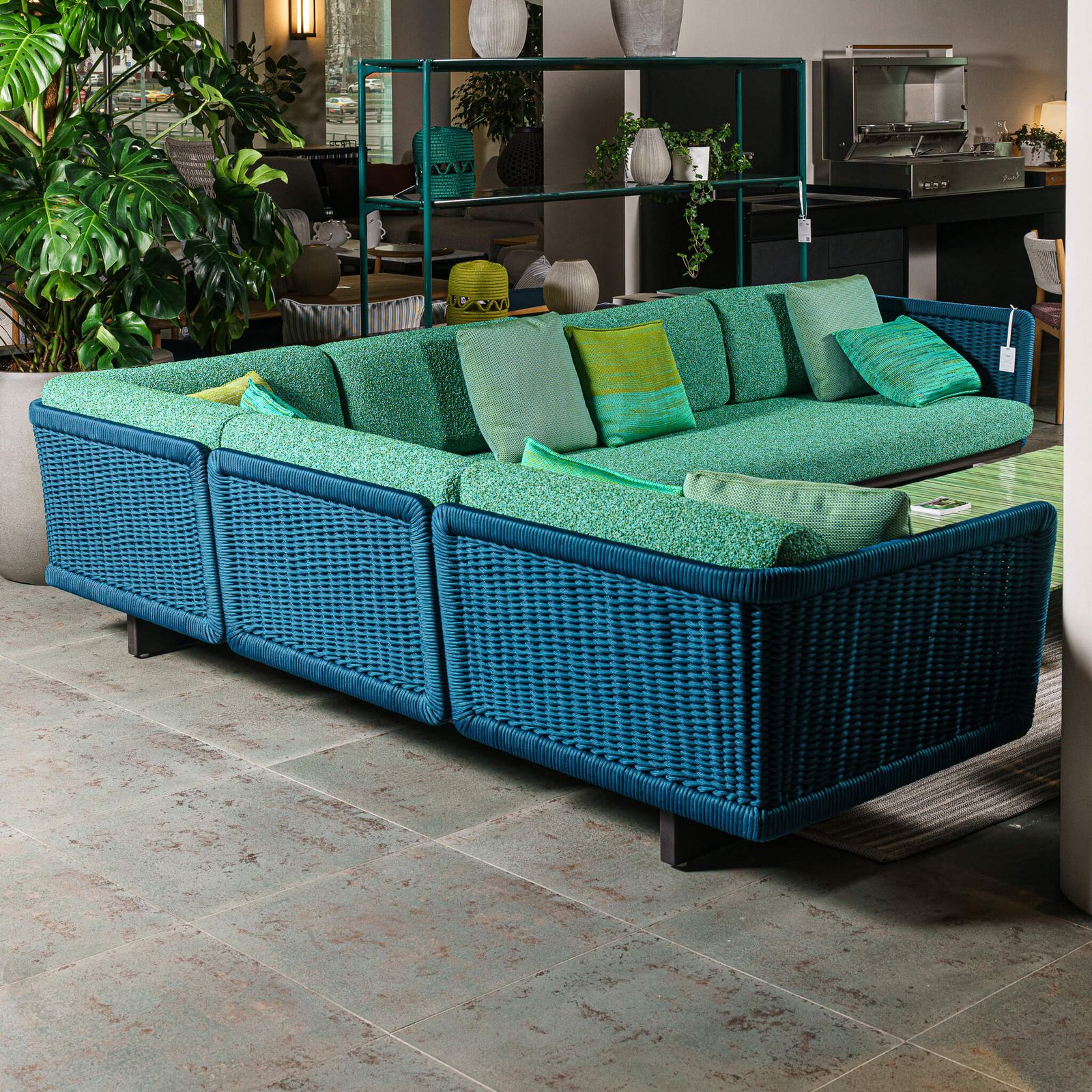 Paola Lenti Угловой диван уличный Sabi от Paola Lenti — в интерьере