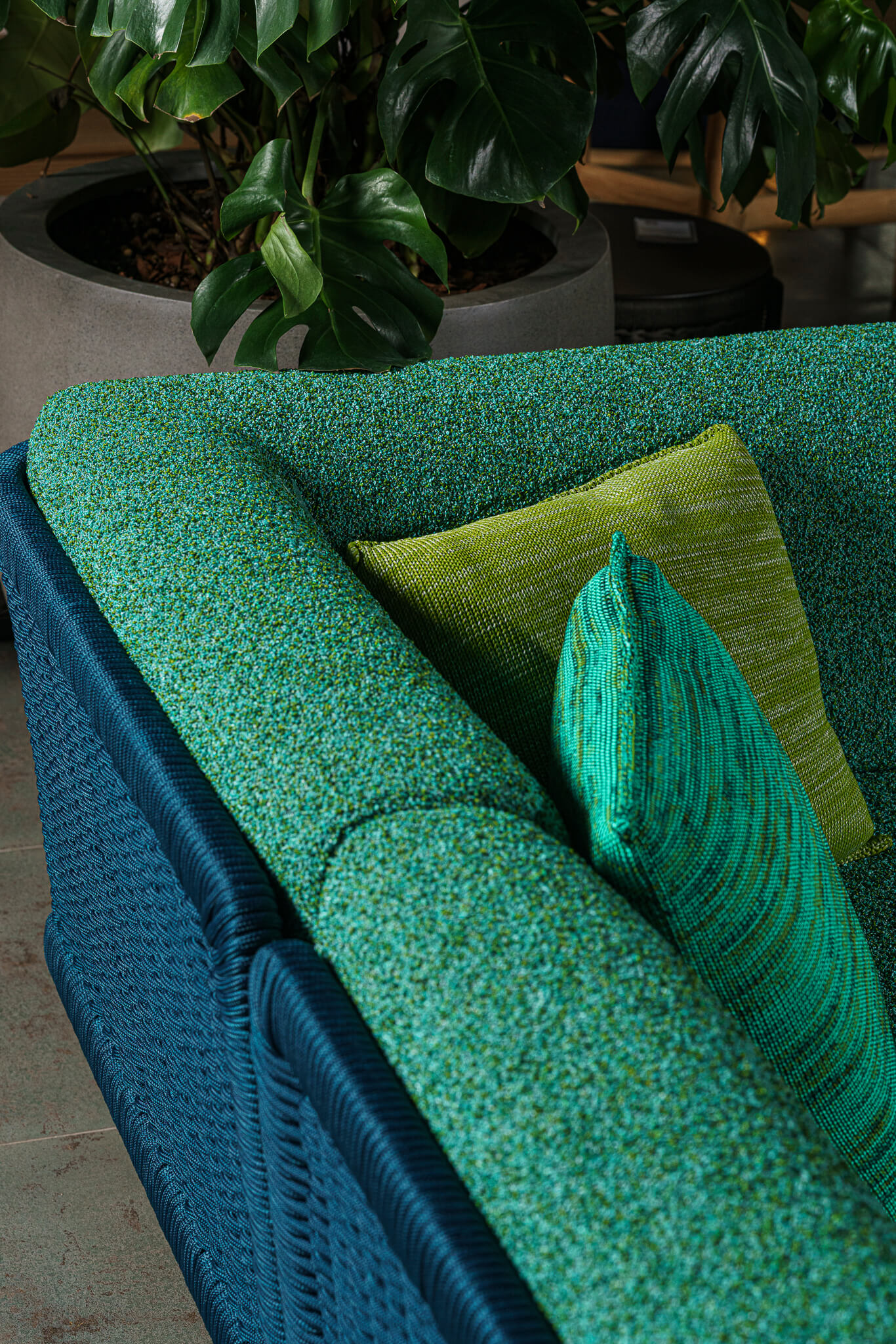 Paola Lenti Угловой диван уличный Sabi от Paola Lenti — в интерьере