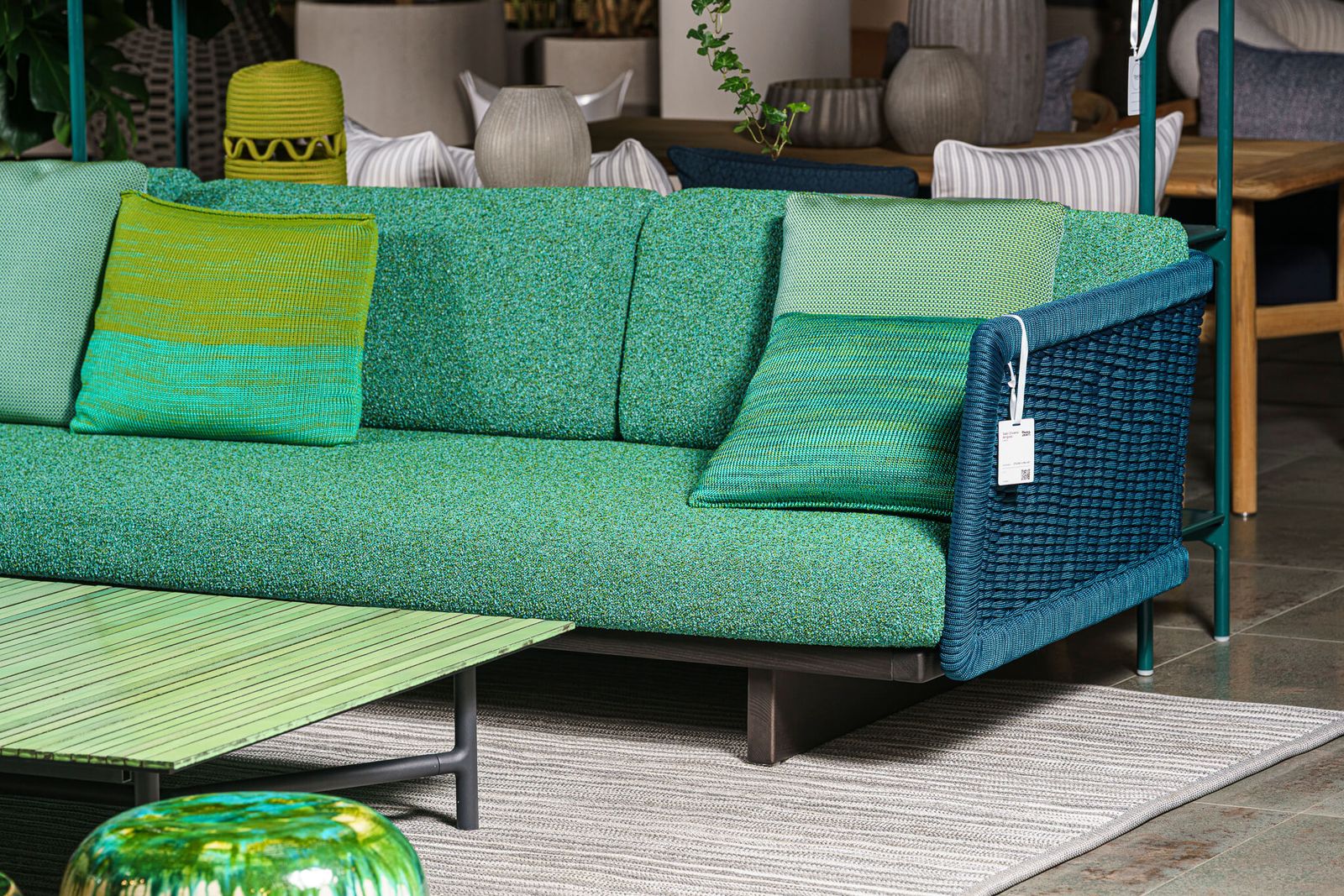 Paola Lenti Угловой диван уличный Sabi от Paola Lenti — в интерьере