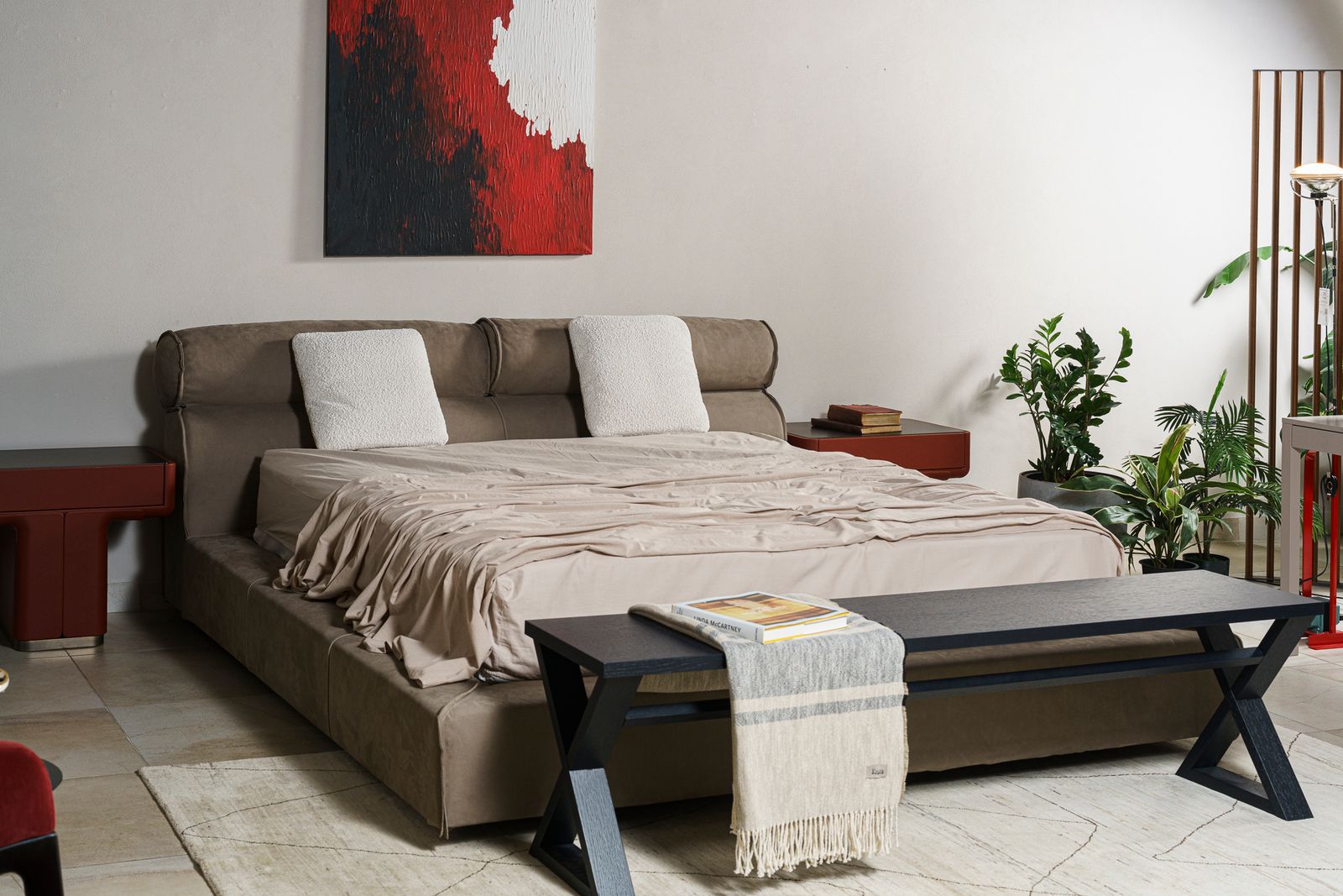 Baxter Кровать Miami Soft Kashmir Souris от Baxter — в интерьере