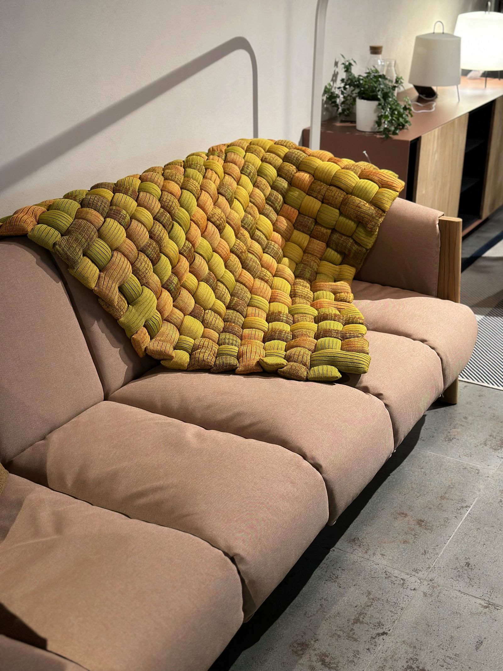 Paola Lenti Плед для улицы Plump Aranc.Limone от Paola Lenti — в интерьере