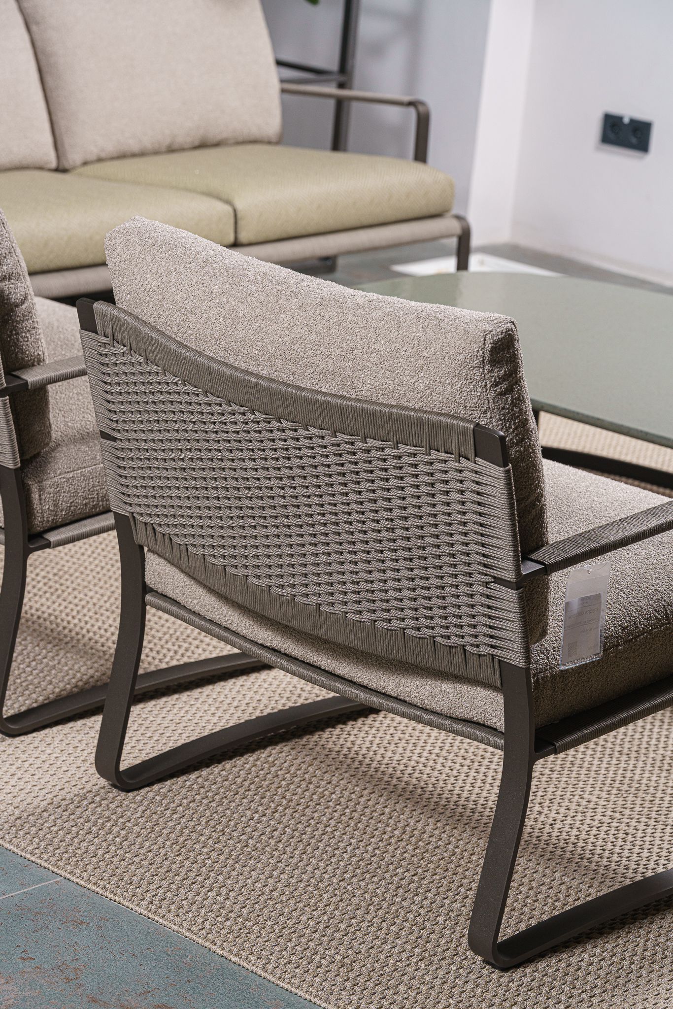 Molteni&C Кресло с подлокотниками Phoenix Luna 8026 от Molteni & C — в интерьере