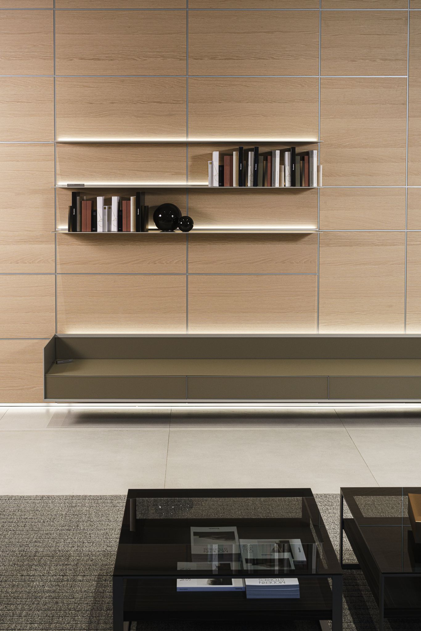 Rimadesio Стеновые панели со шкафом, комодом и полками Modulor от Rimadesio — в интерьере