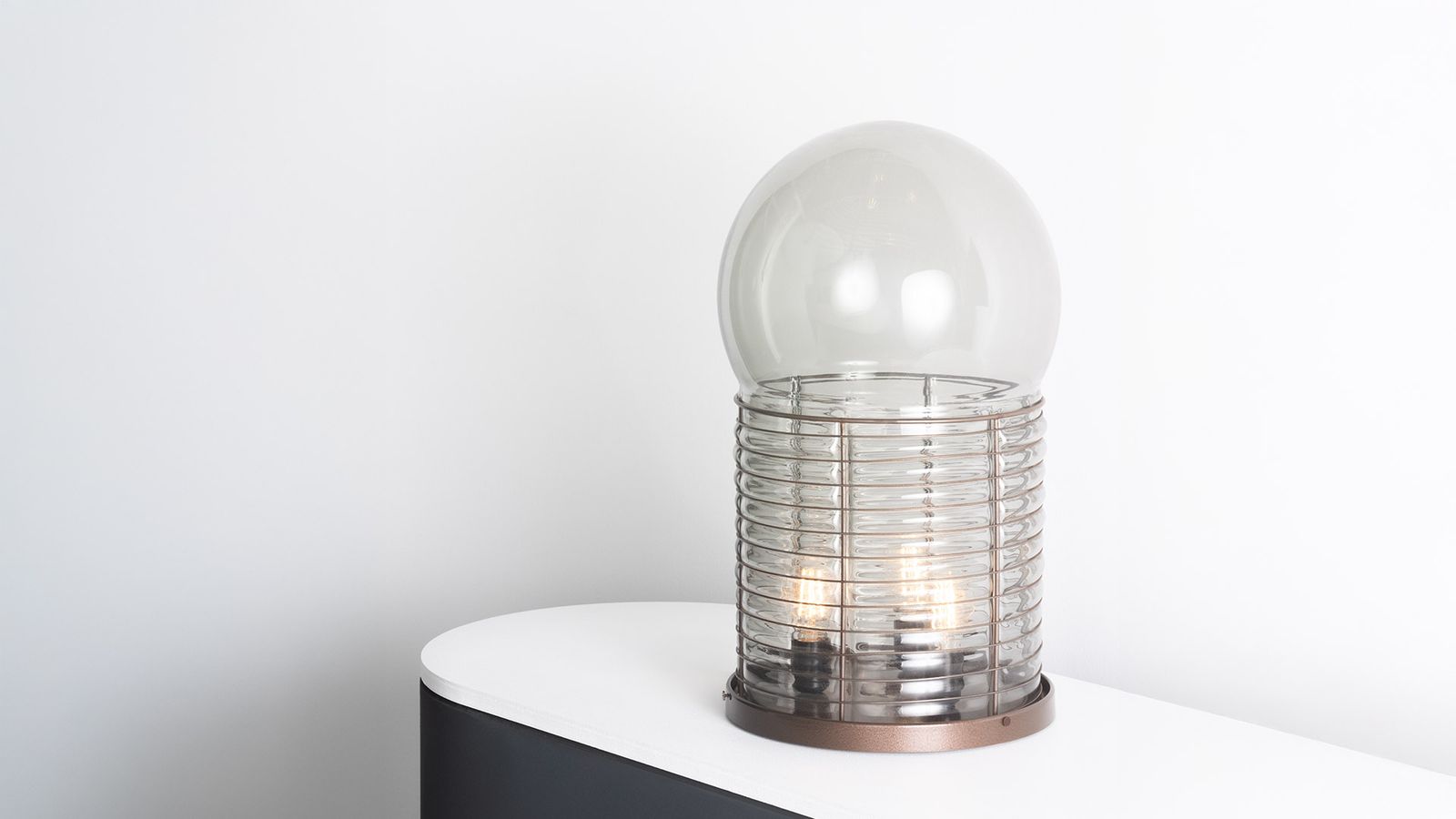 Artemide Настольная лампа Alcinoo от Artemide — в интерьере
