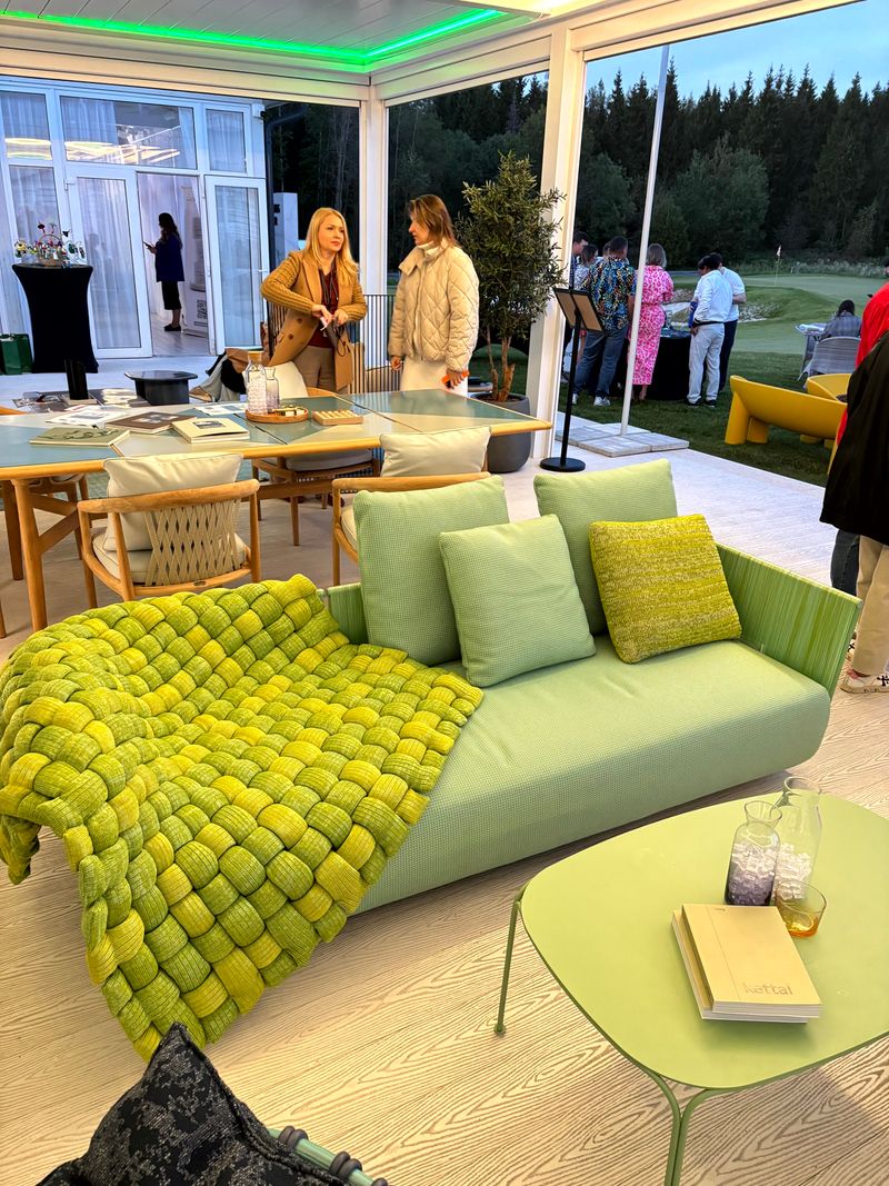 Paola Lenti Уличный диван Filo 219 от Paola Lenti — в интерьере