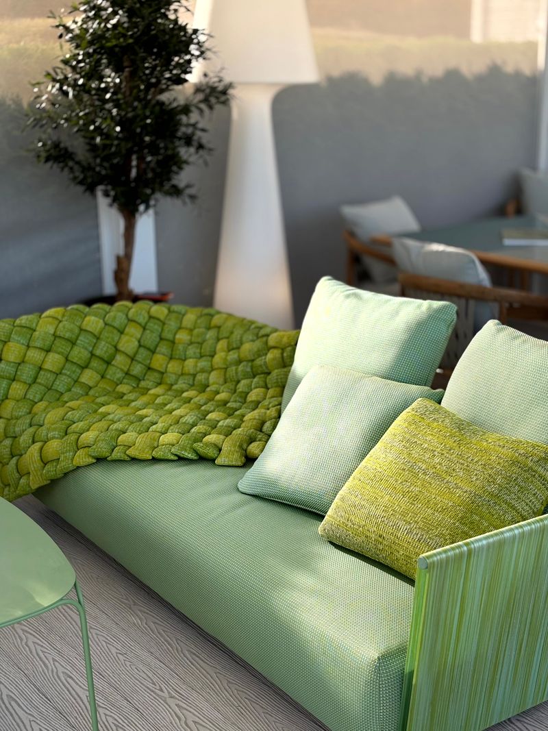 Paola Lenti Уличный диван Filo 219 от Paola Lenti — в интерьере