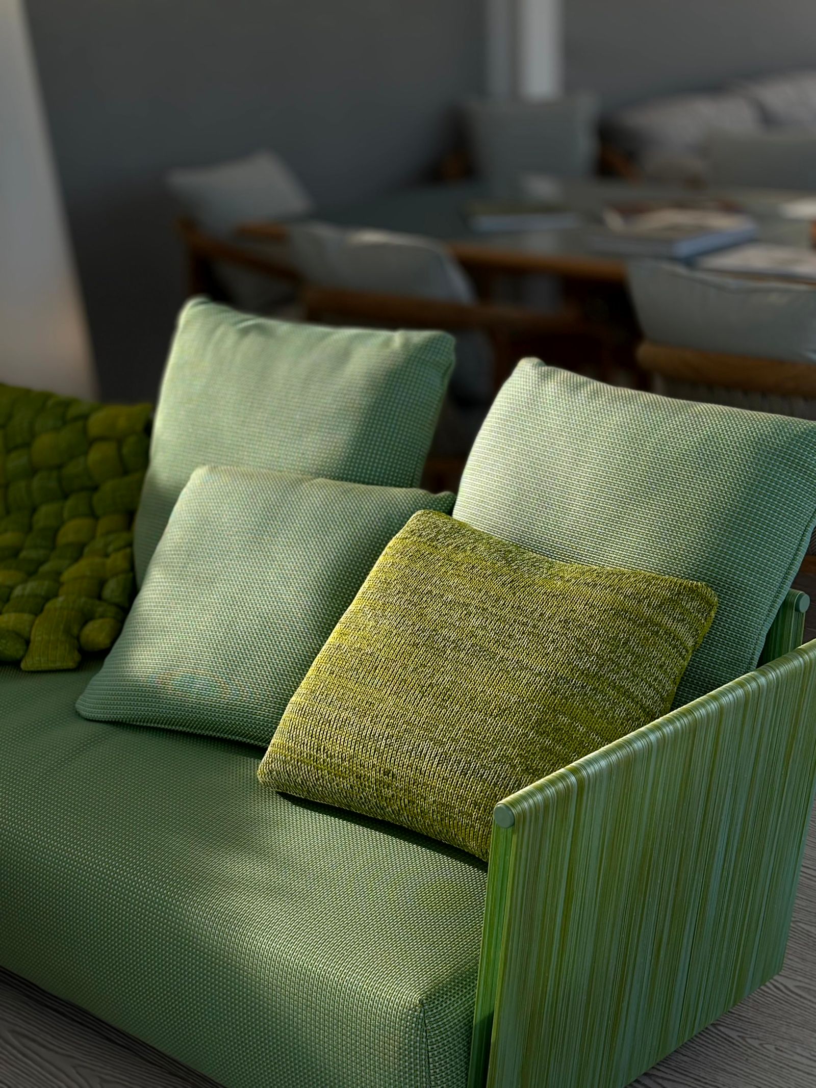 Paola Lenti Уличный диван Filo 219 от Paola Lenti — в интерьере