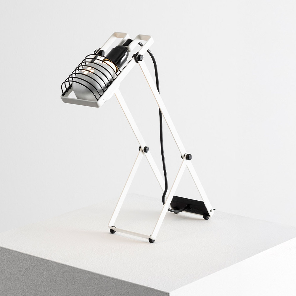Artemide Настольная лампа Sintesi от Artemide — в интерьере