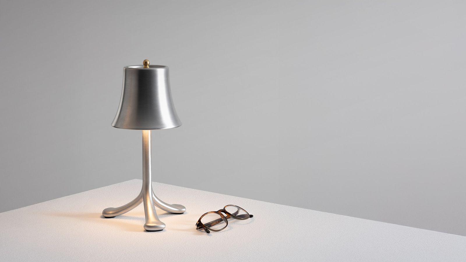 Artemide Настольная лампа Trois Rois от Artemide — в интерьере