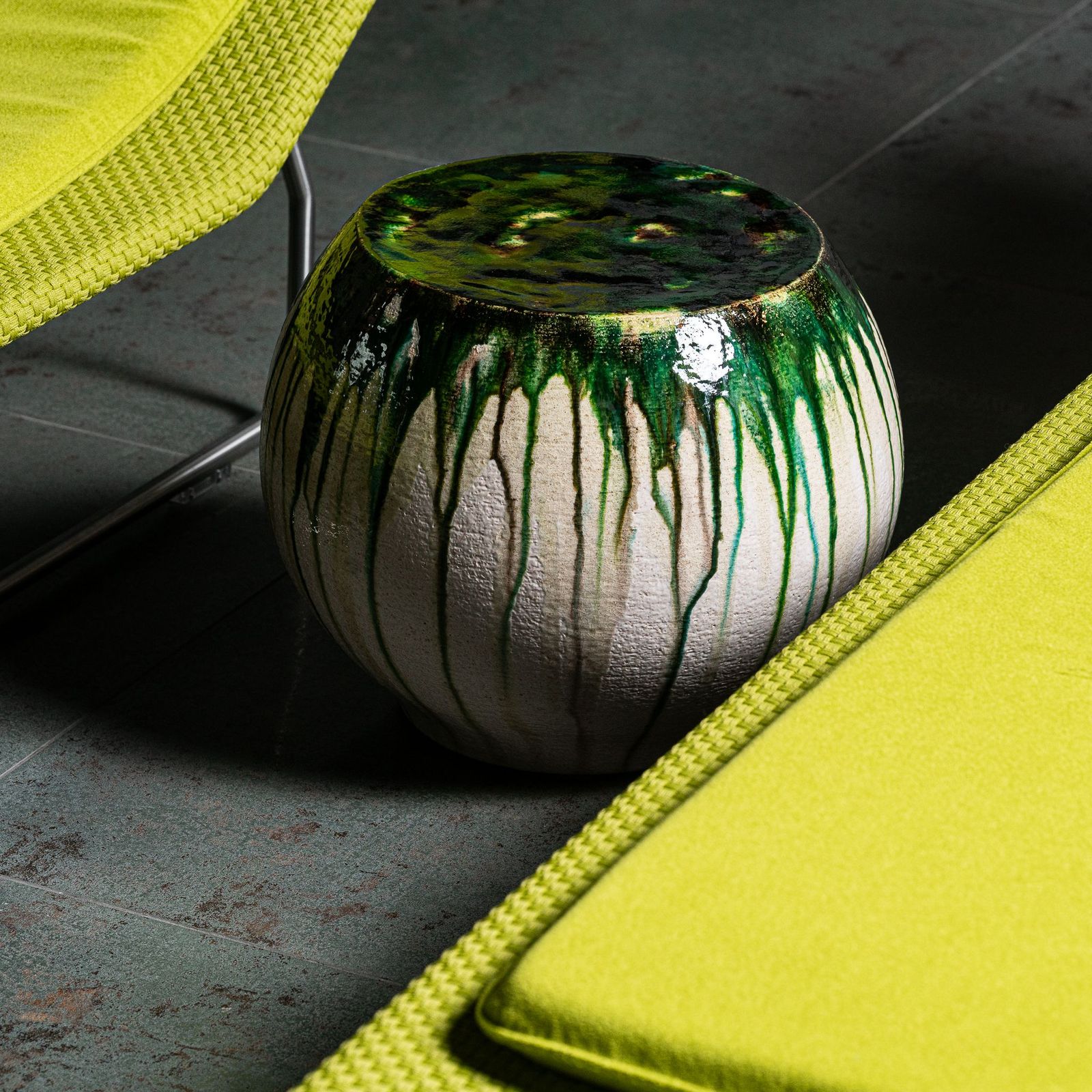 Paola Lenti Уличный журнальный столик Calatini CE682 от Paola Lenti — в интерьере