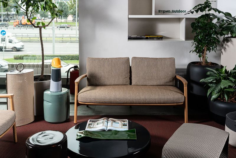 Poliform Уличный диван Magnolia Iroko naturale от Poliform — в интерьере