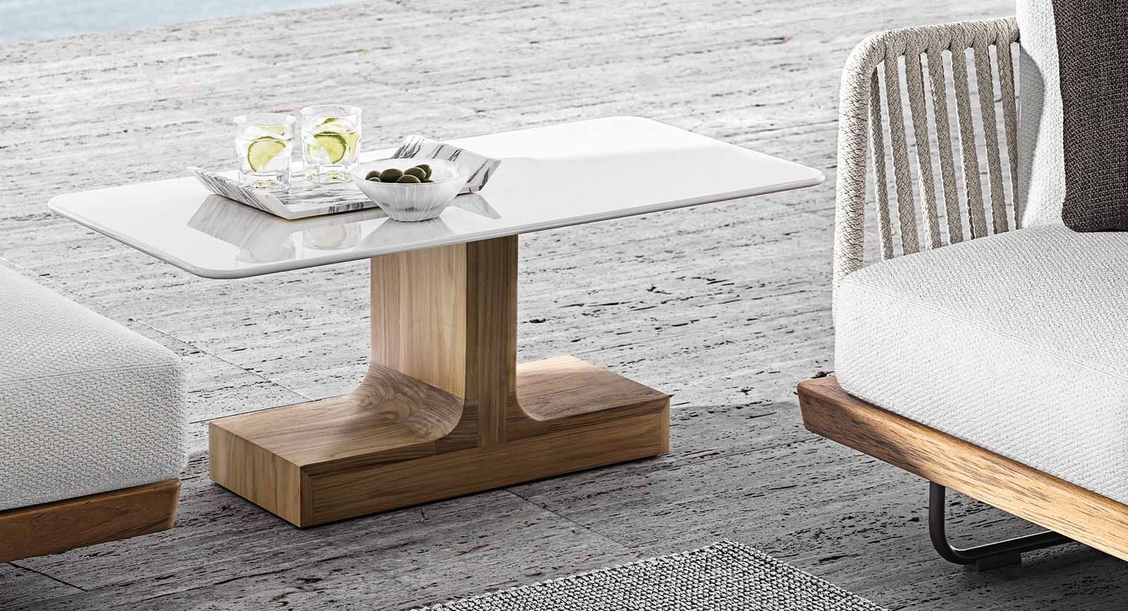 Minotti Уличный журнальный столик Block "Outdoor" от Minotti — в интерьере