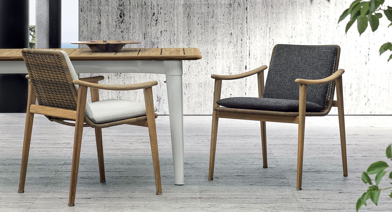 Minotti Уличный стул с подлокотниками Fynn "Outdoor" от Minotti — в интерьере