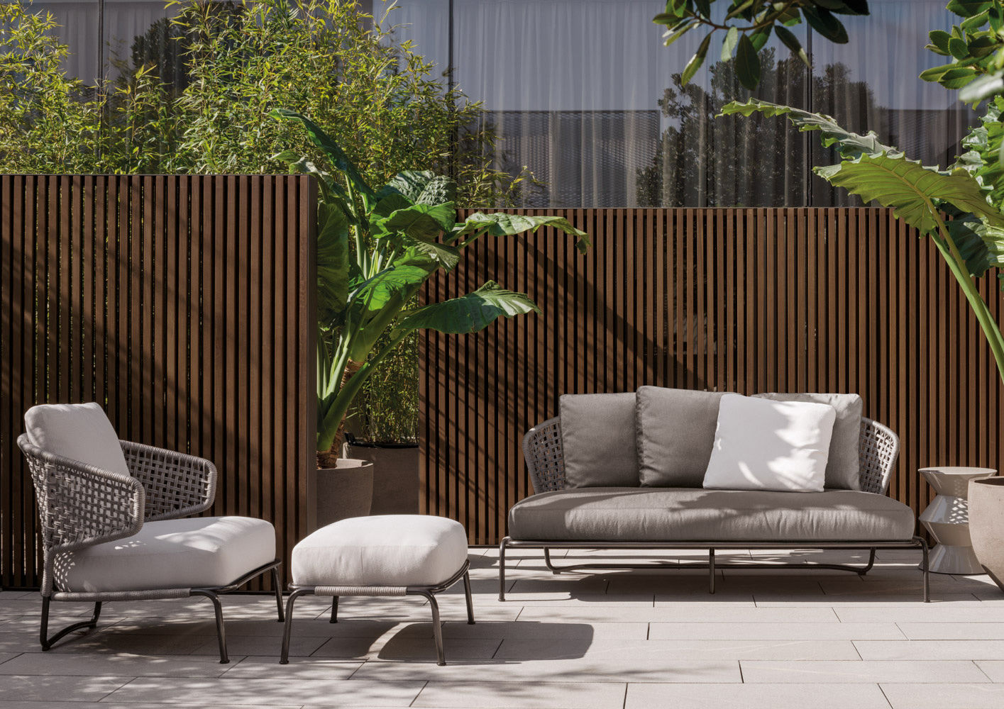 Minotti Уличное кресло Aston "Cord" Outdoor от Minotti — в интерьере