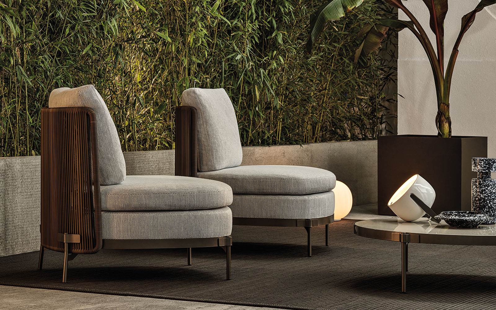 Minotti Уличное кресло Tape "Cord" Outdoor от Minotti — в интерьере