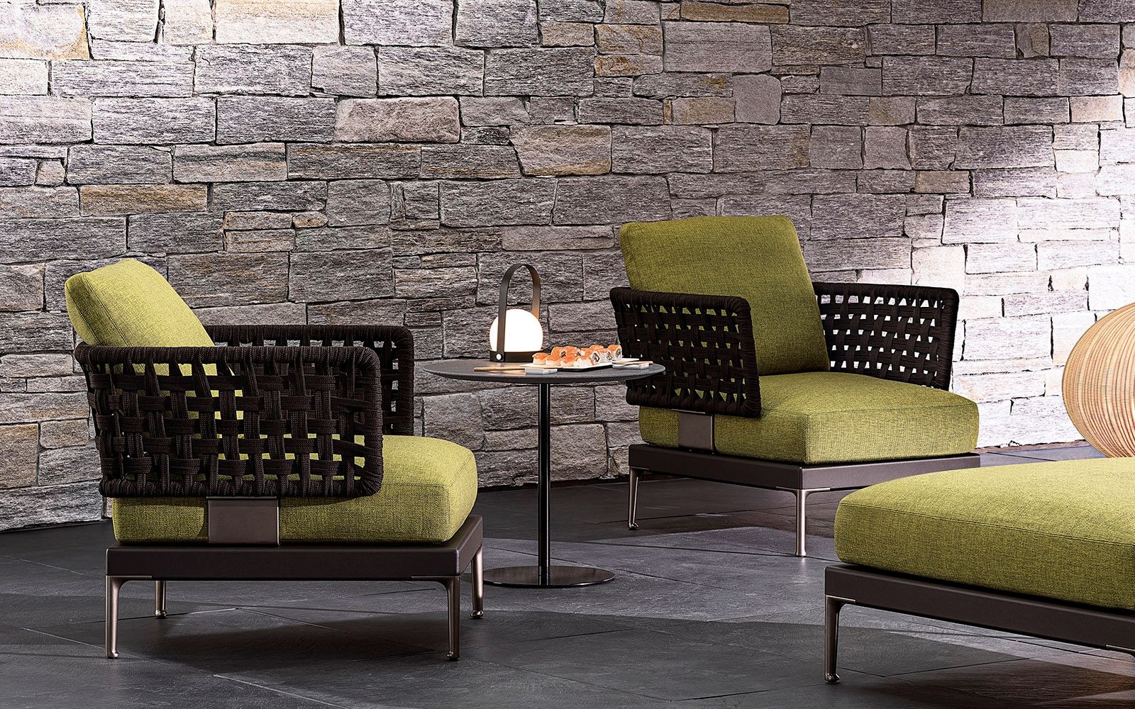 Minotti Уличное кресло Patio от Minotti — в интерьере
