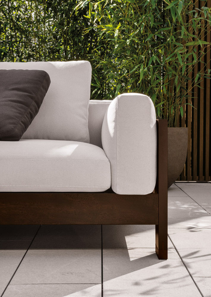 Minotti Уличный диван Alison "Dark Brown" Outdoor от Minotti — в интерьере