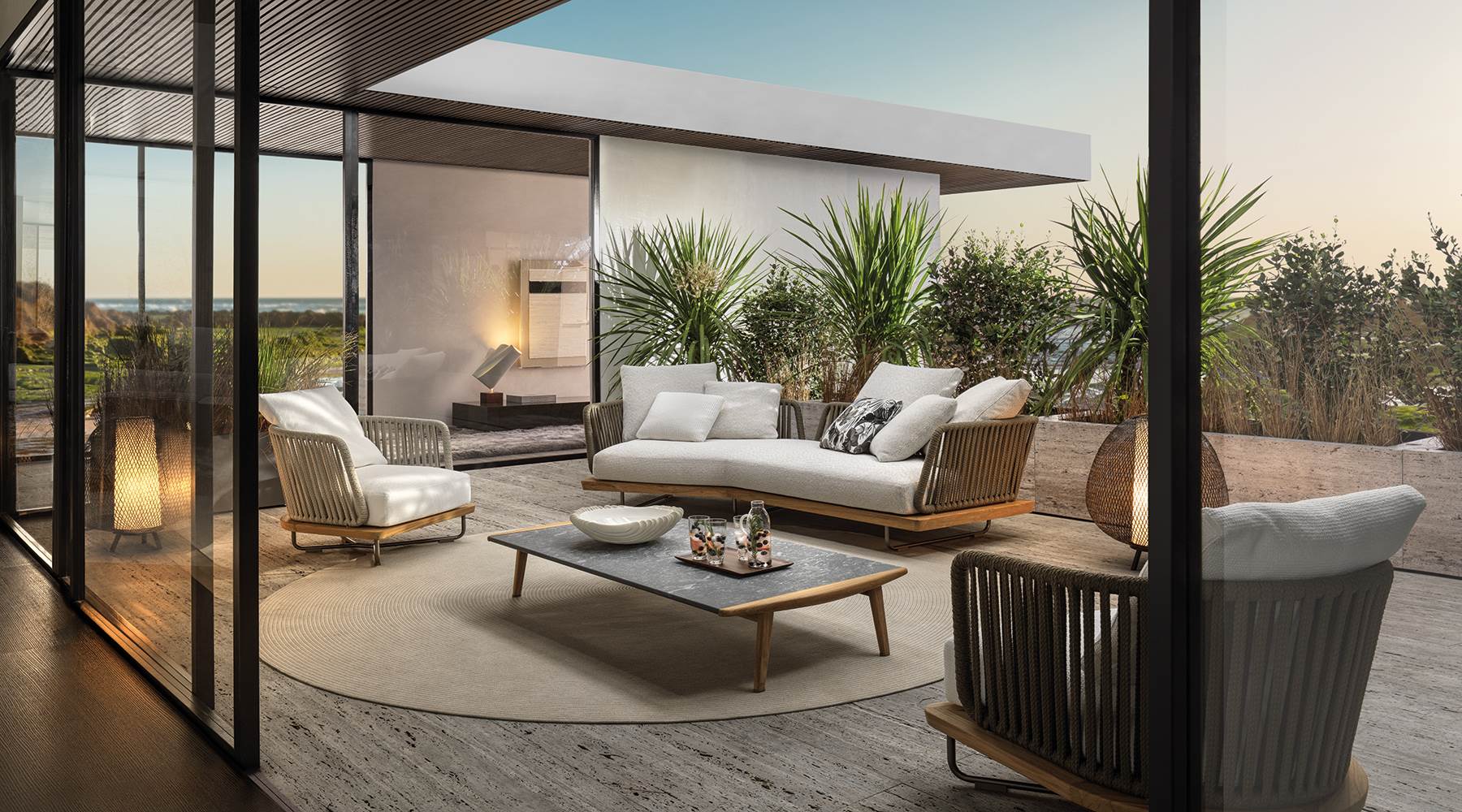 Minotti Уличный диван Sunray от Minotti — в интерьере