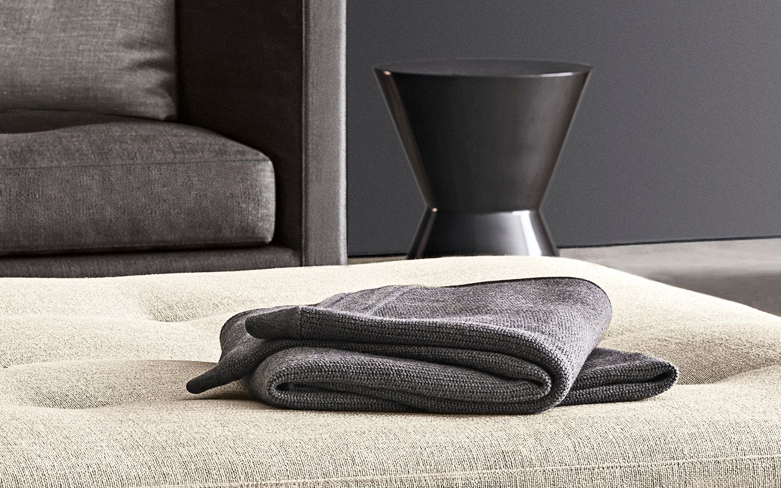 Minotti Плед Andersen "Throw" от Minotti — в интерьере