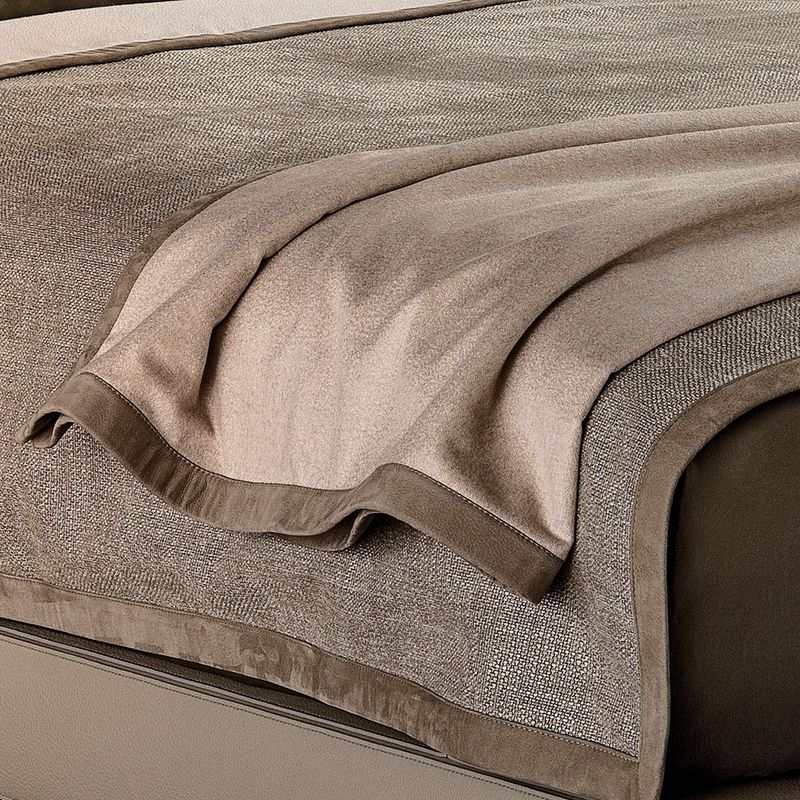 Minotti Плед Roger "Throw" от Minotti — в интерьере