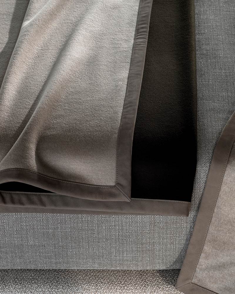 Minotti Плед Roger "Throw" от Minotti — в интерьере