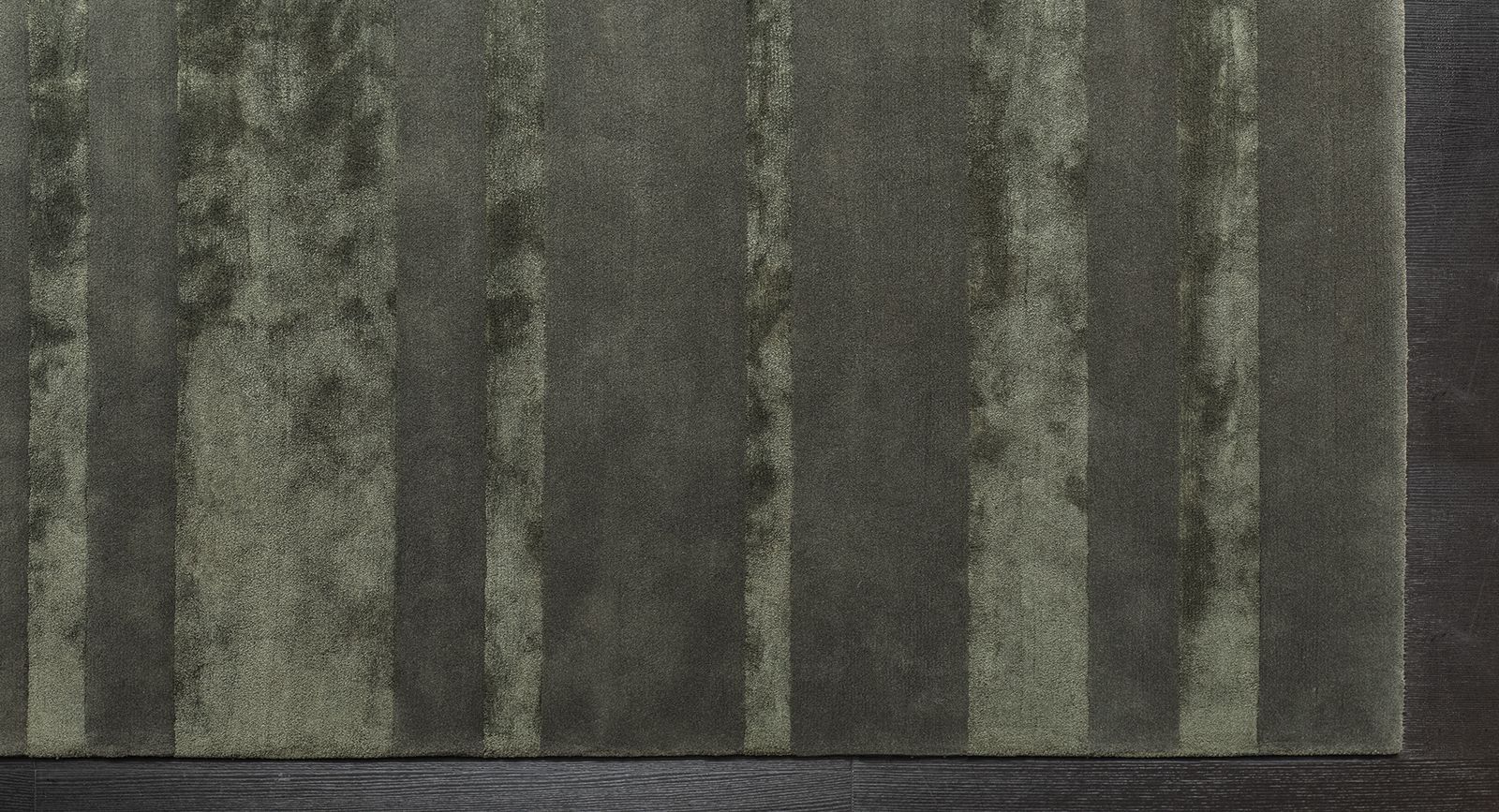 Minotti Ковер Dibbets Barcode от Minotti — в интерьере