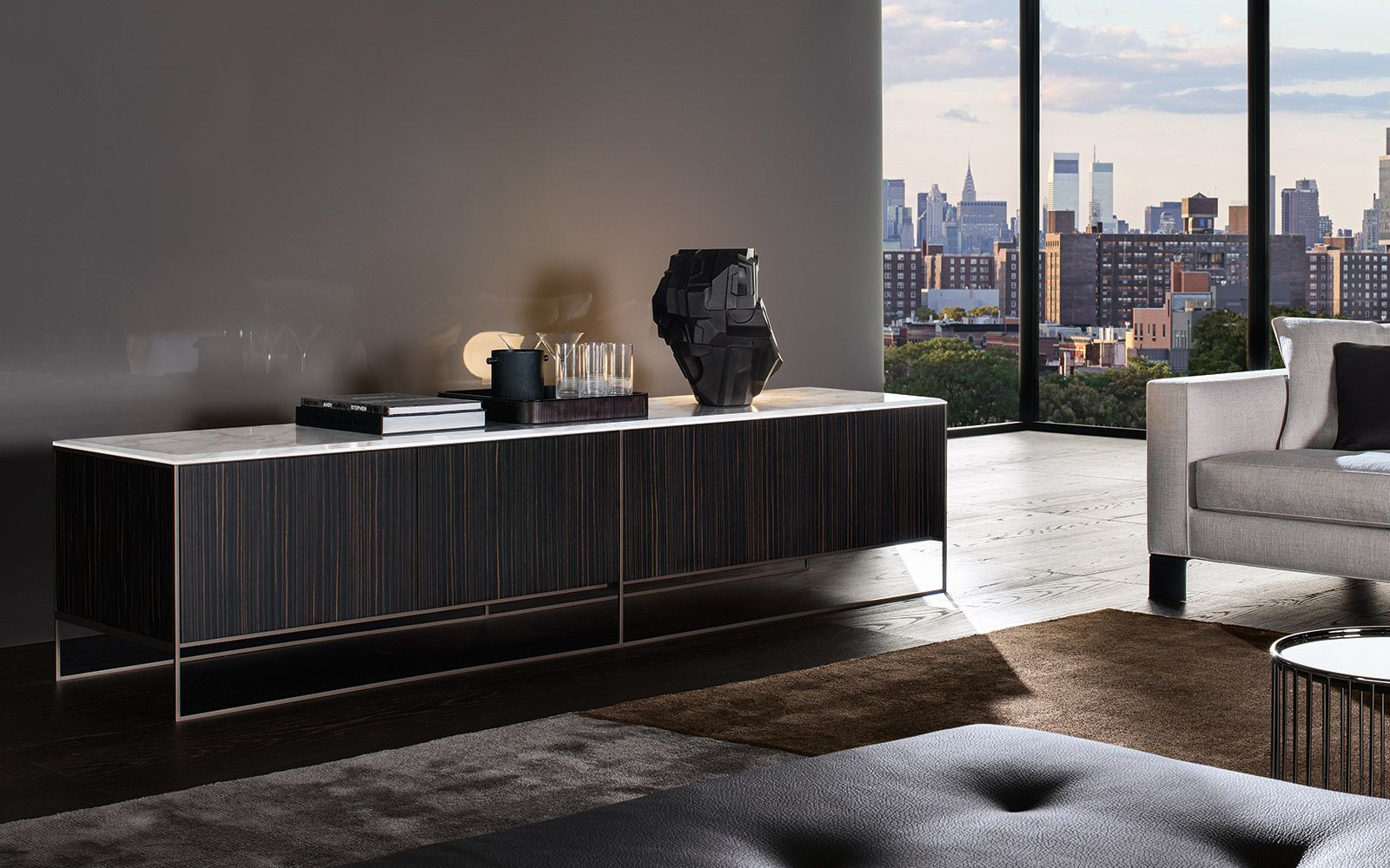 Minotti Креденция Calder Bronze "Sideboard' от Minotti — в интерьере