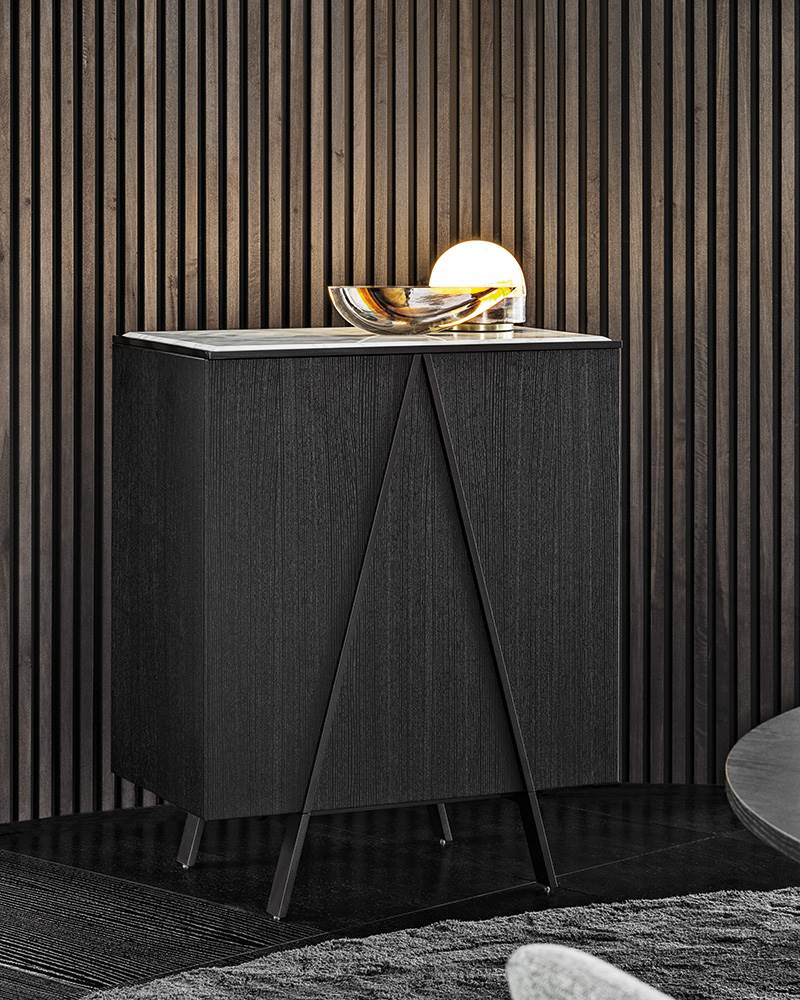 Minotti Шкаф с деревянными дверцами Easel от Minotti — в интерьере