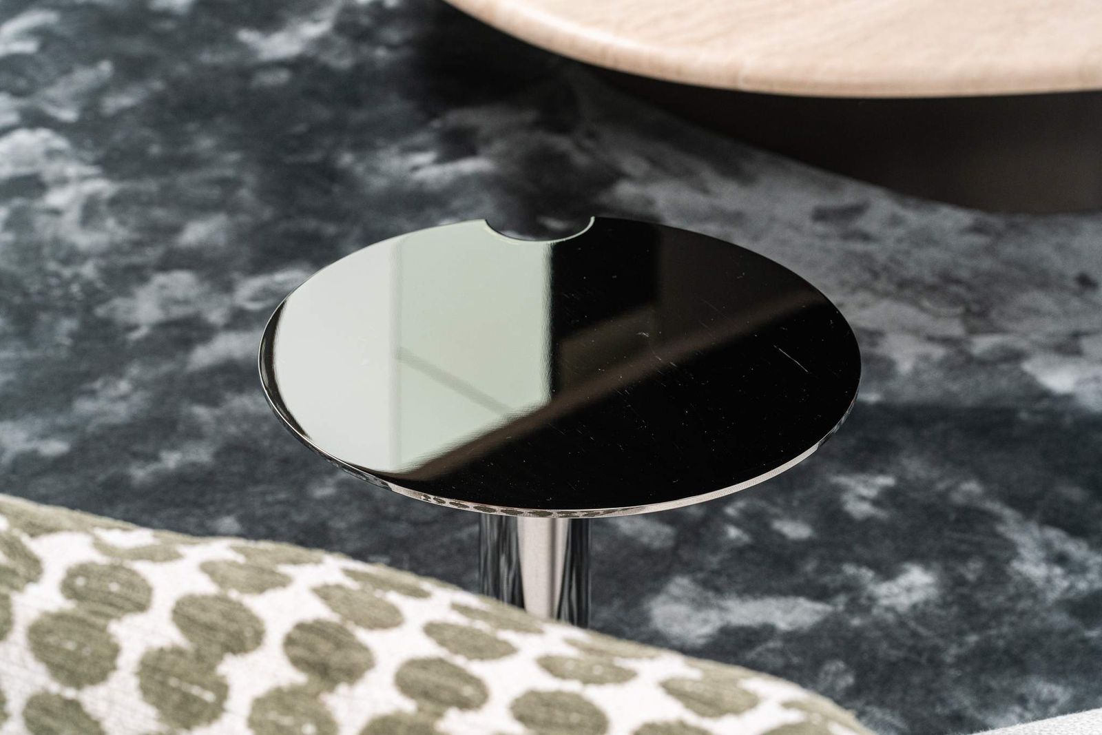 Minotti Журнальный столик Nay Chrome от Minotti — в интерьере