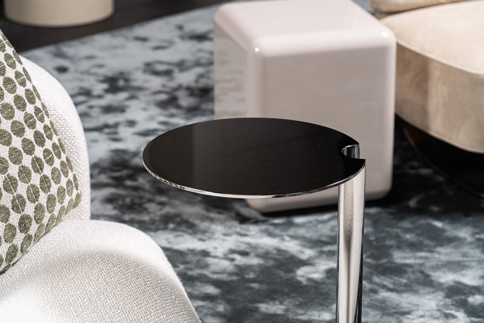 Minotti Журнальный столик Nay Chrome от Minotti — в интерьере