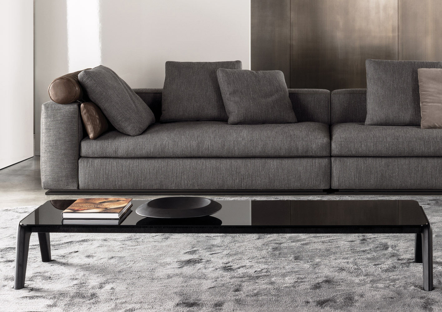Minotti Журнальный столик Kirk "Wood" от Minotti — в интерьере