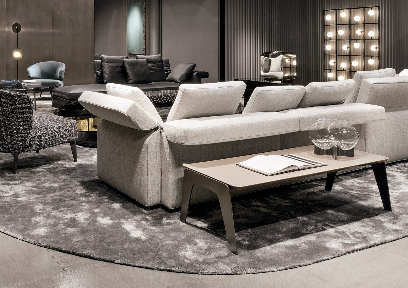 Minotti Журнальный столик Kirk "Metal" от Minotti — в интерьере