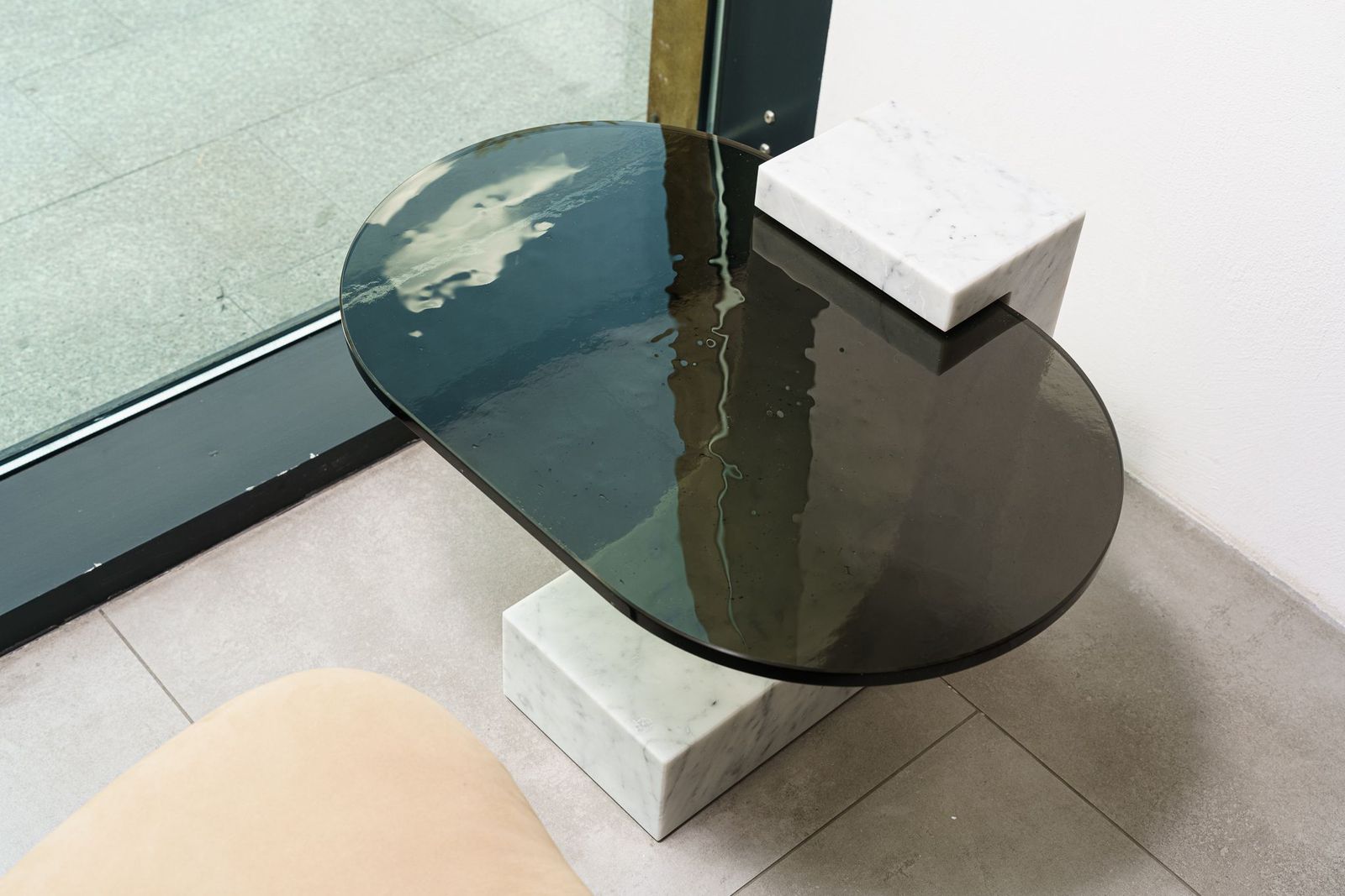 Baxter Журнальный столик Verre White matteGioia Marble от Baxter — в интерьере