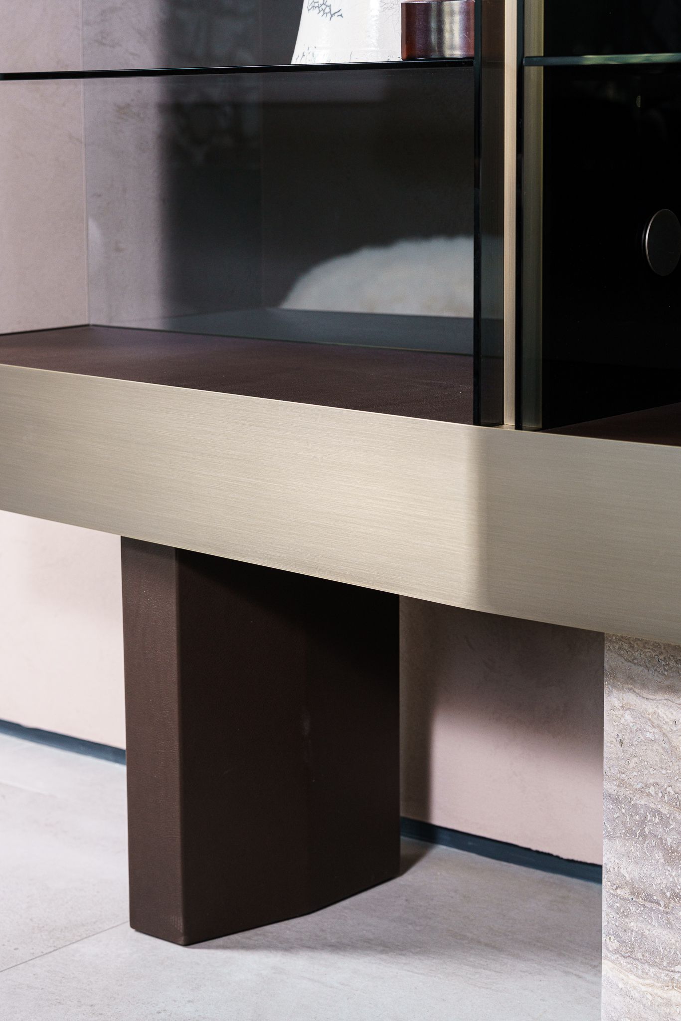 Baxter Стеллаж Amira 185 от Baxter — в интерьере