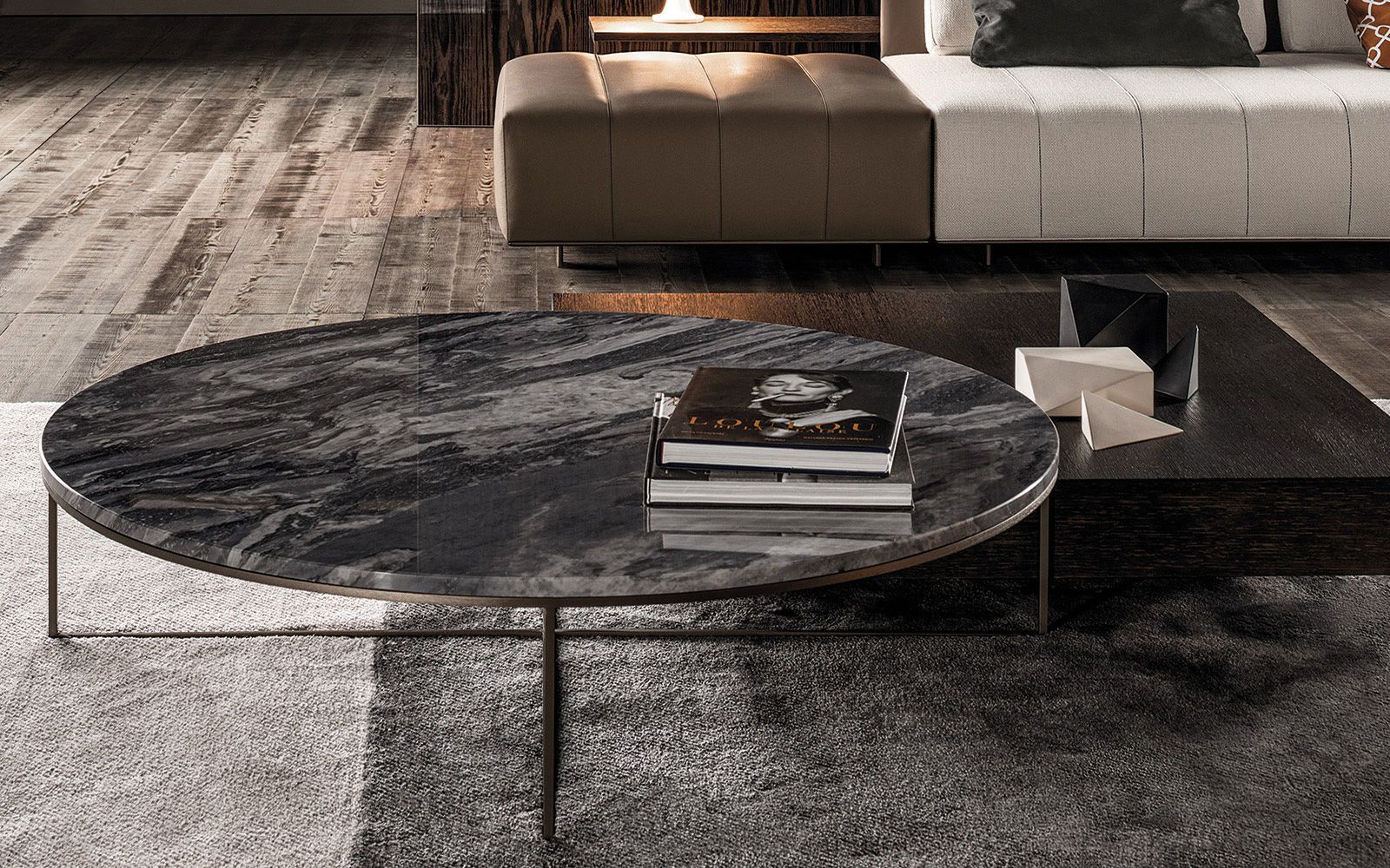Minotti Журнальный столик Calder "Bronze" от Minotti — в интерьере