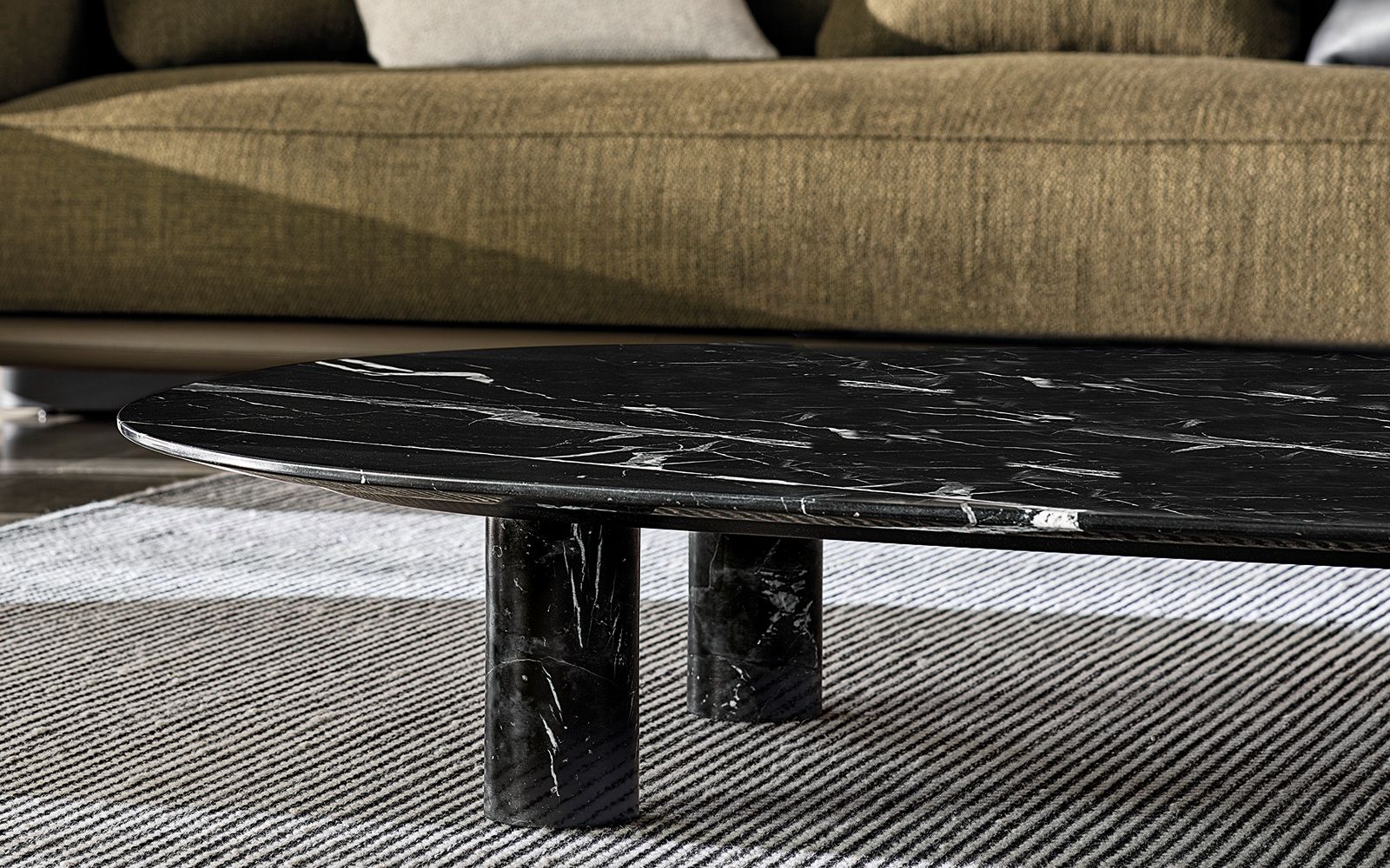 Minotti Журнальный столик Gladstone от Minotti — в интерьере