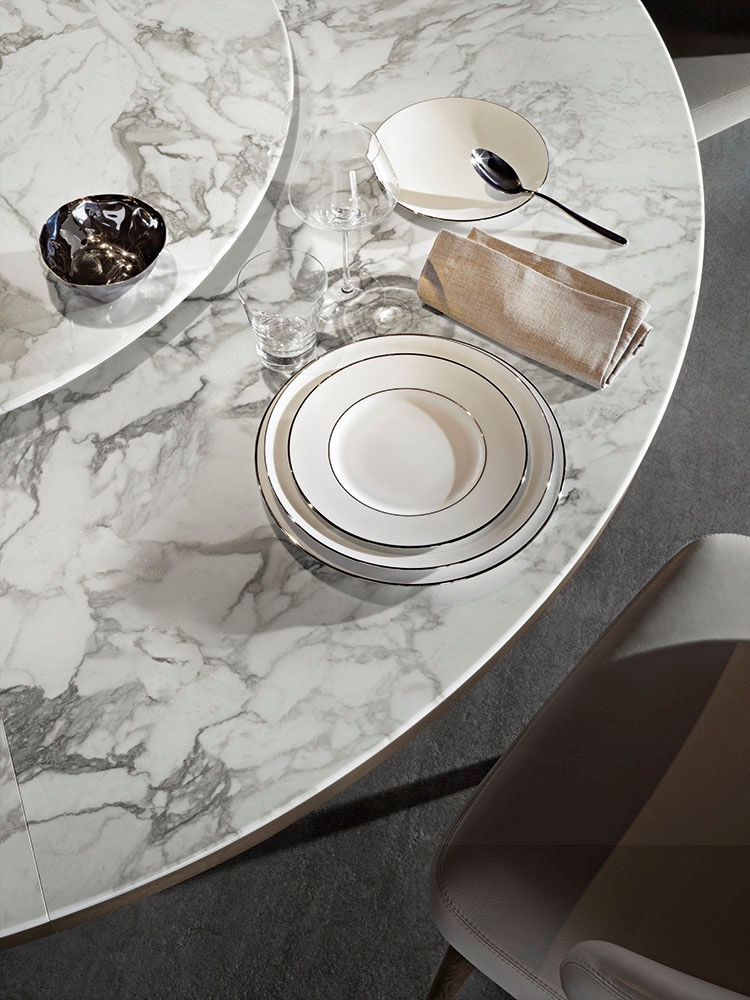 Minotti Стол Morgan Marble от Minotti — в интерьере
