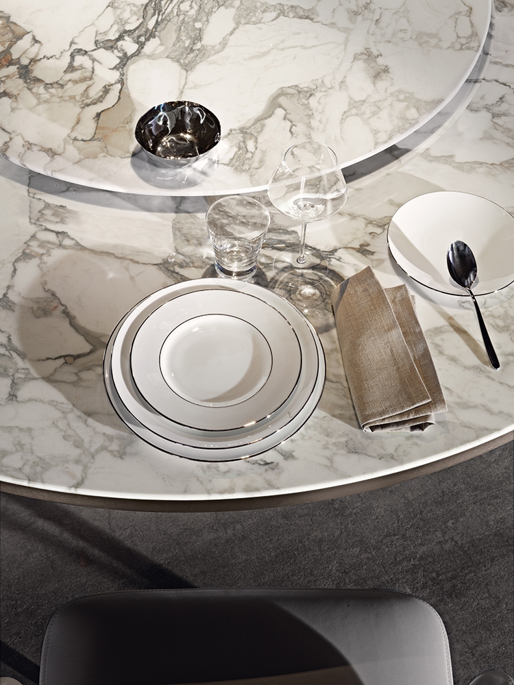 Minotti Стол Morgan Marble от Minotti — в интерьере