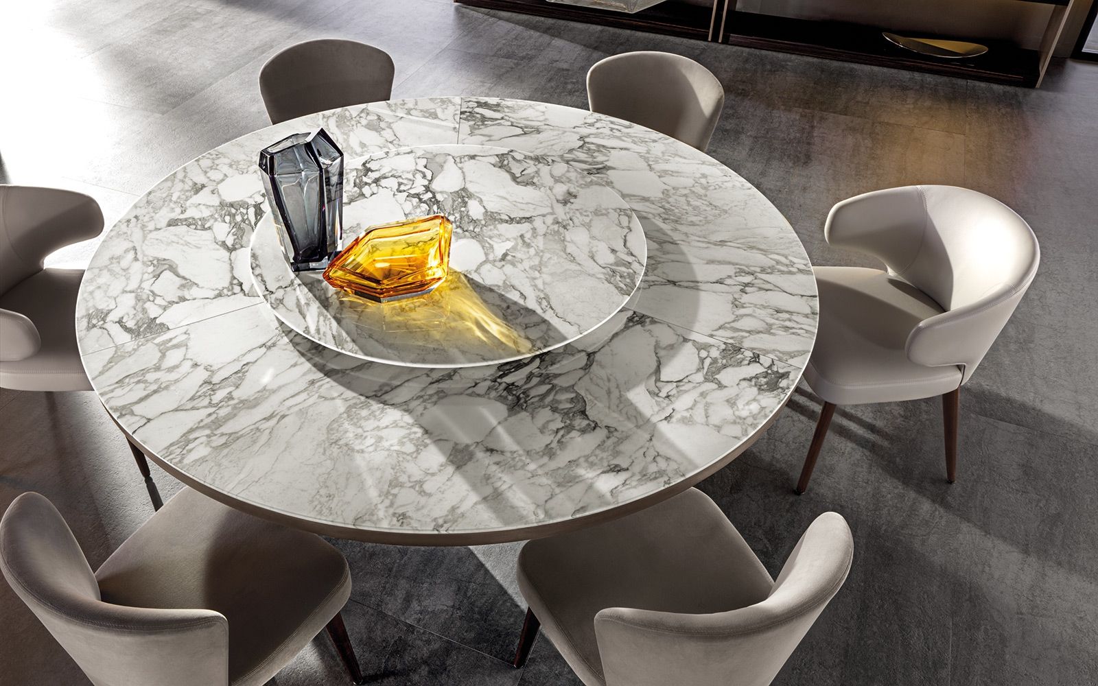 Minotti Стол Morgan Marble от Minotti — в интерьере